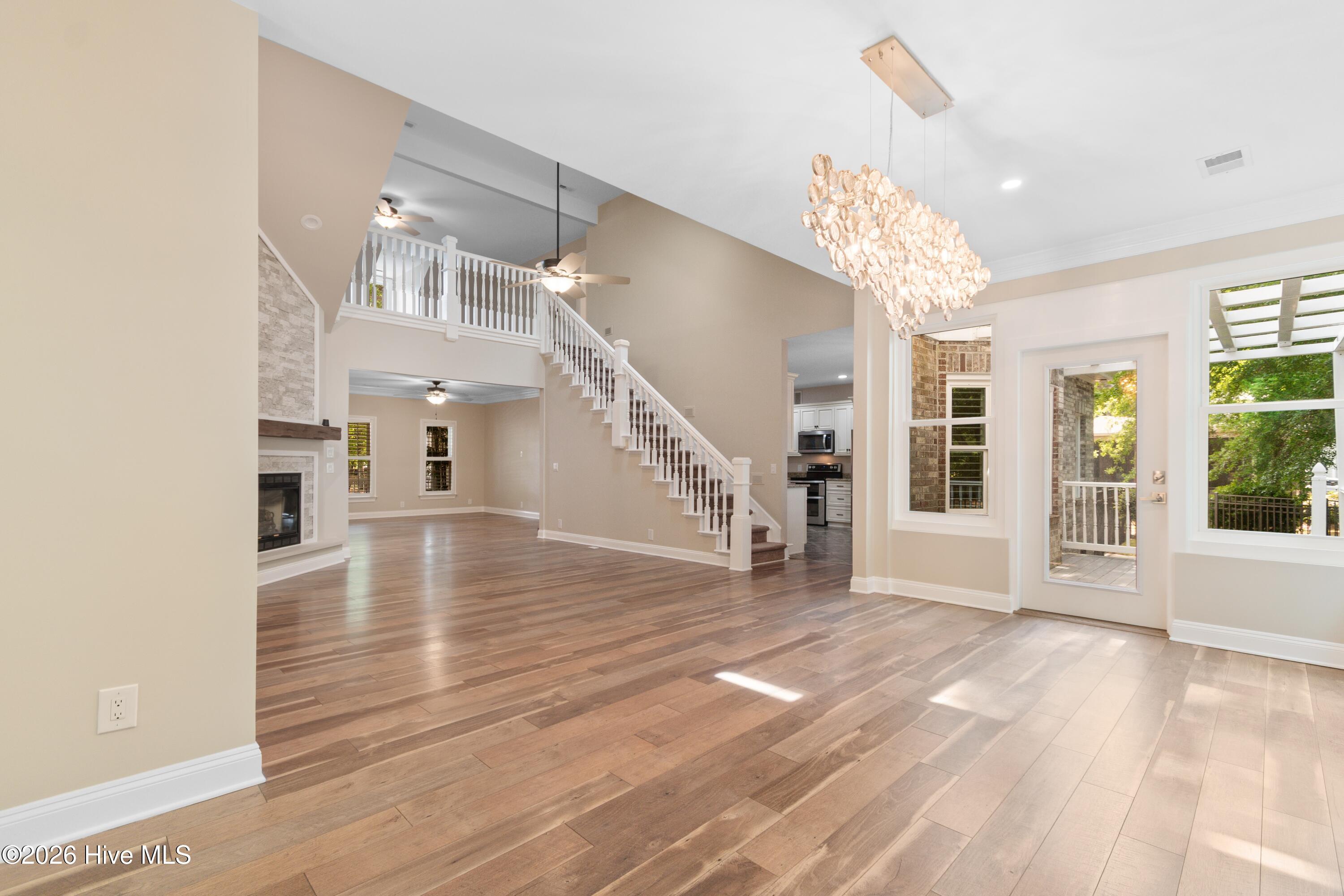 100569260 | Photo 13