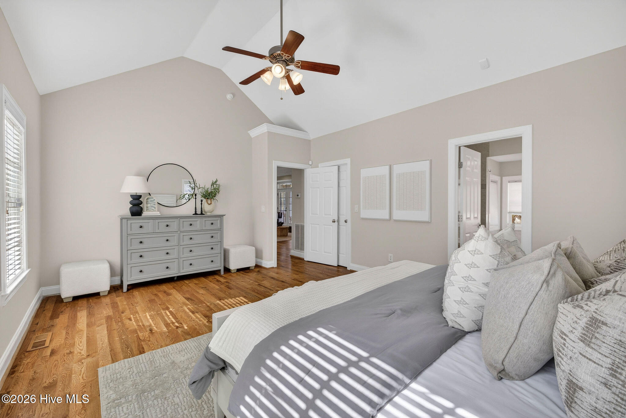 100554466 | Photo 39