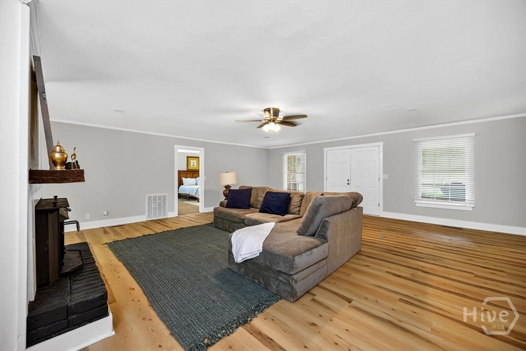 Oversized greatroom; room for dining too!