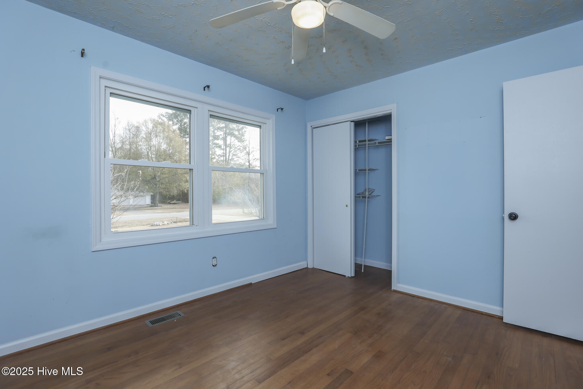 100553205 | Photo 26