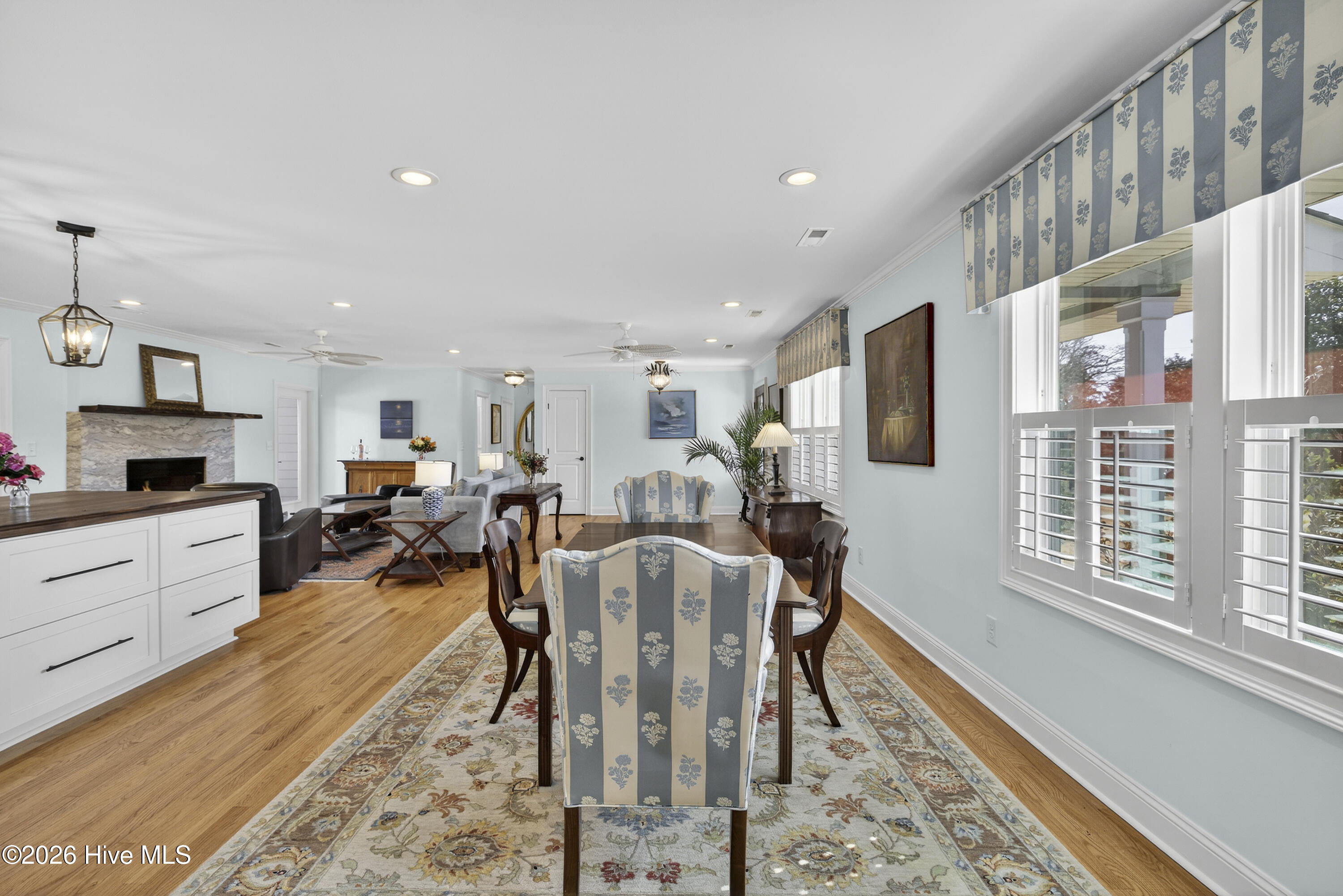 100559114 | Photo 23