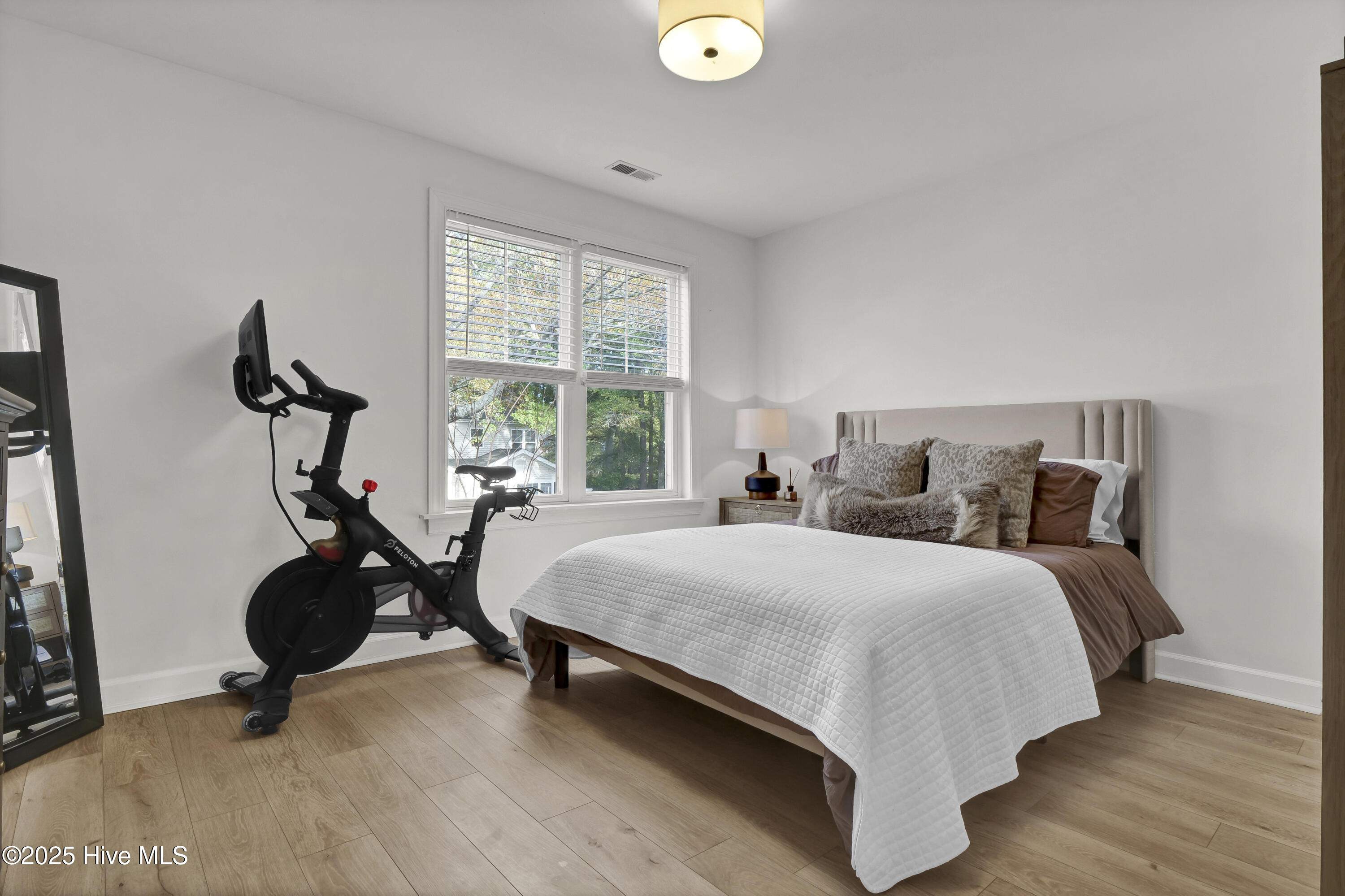 100546697 | Photo 17