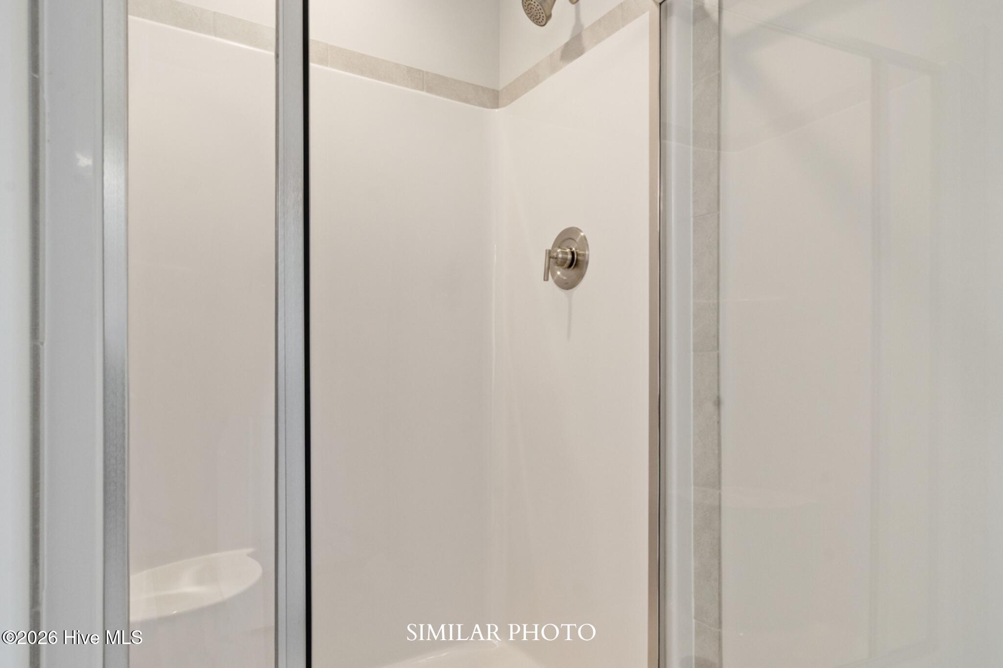 100561558 | Photo 23