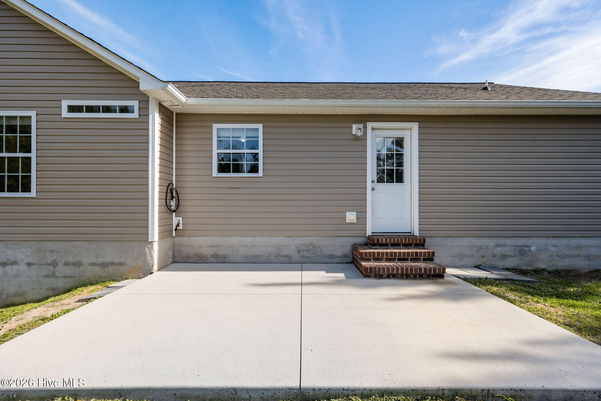 100562180 | Photo 22