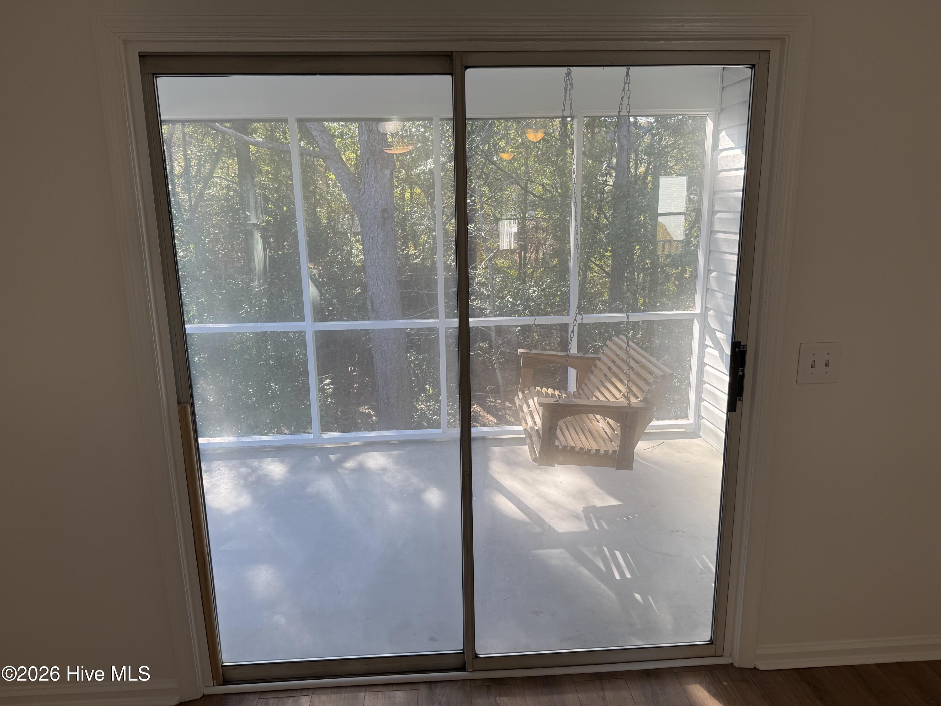 100547107 | Photo 29