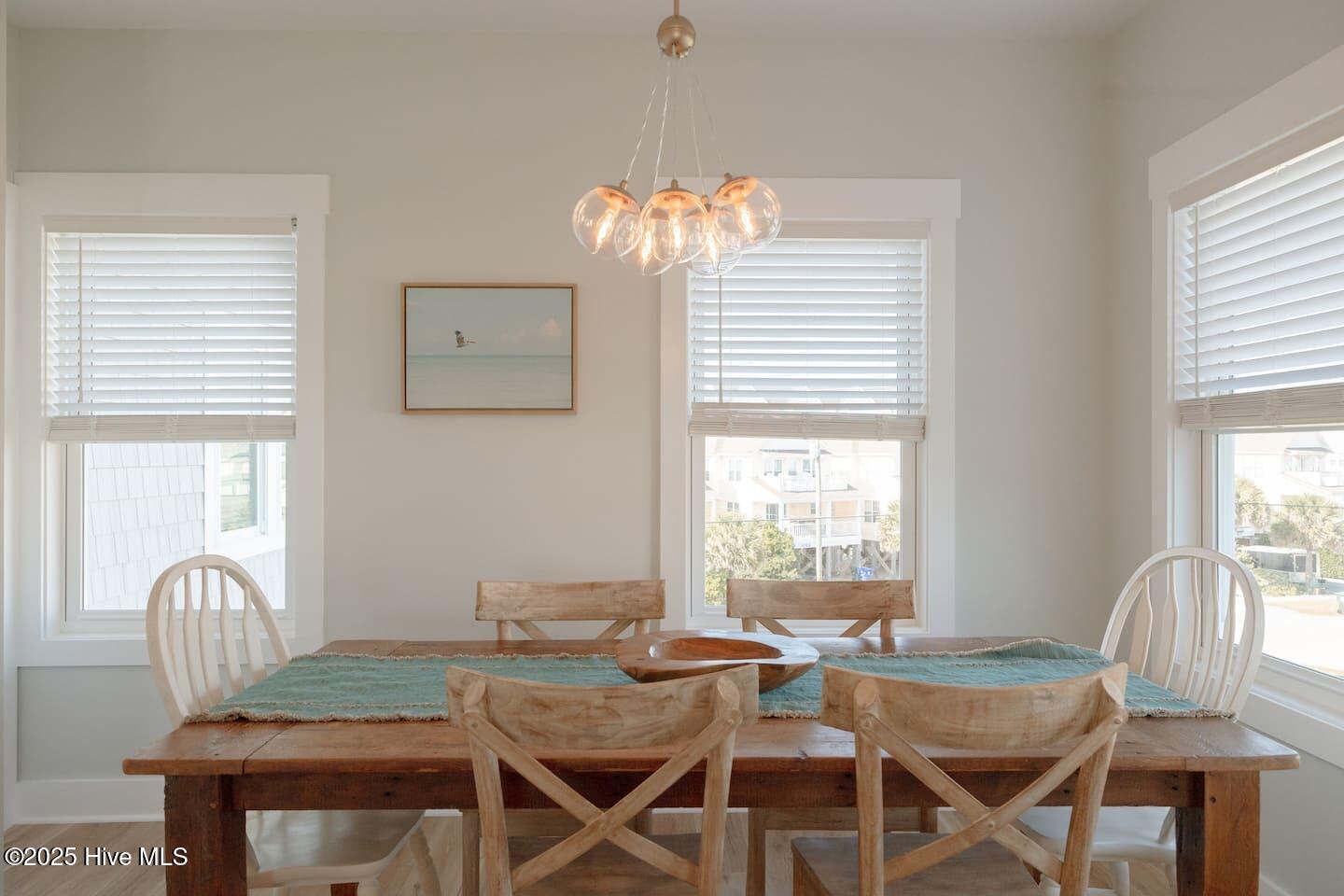 100543911 | Photo 27