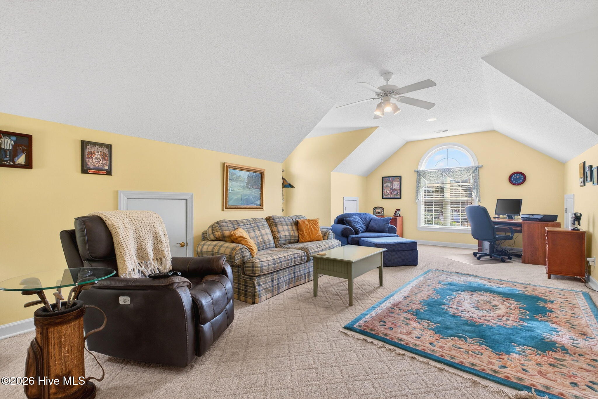 100557579 | Photo 34