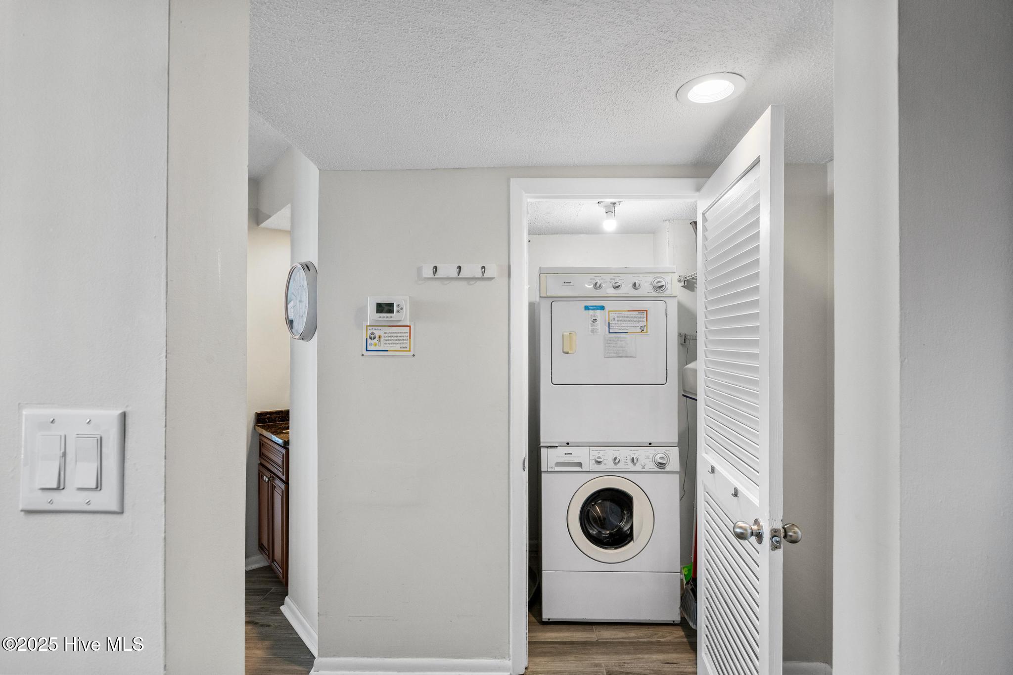 100515705 | Photo 12