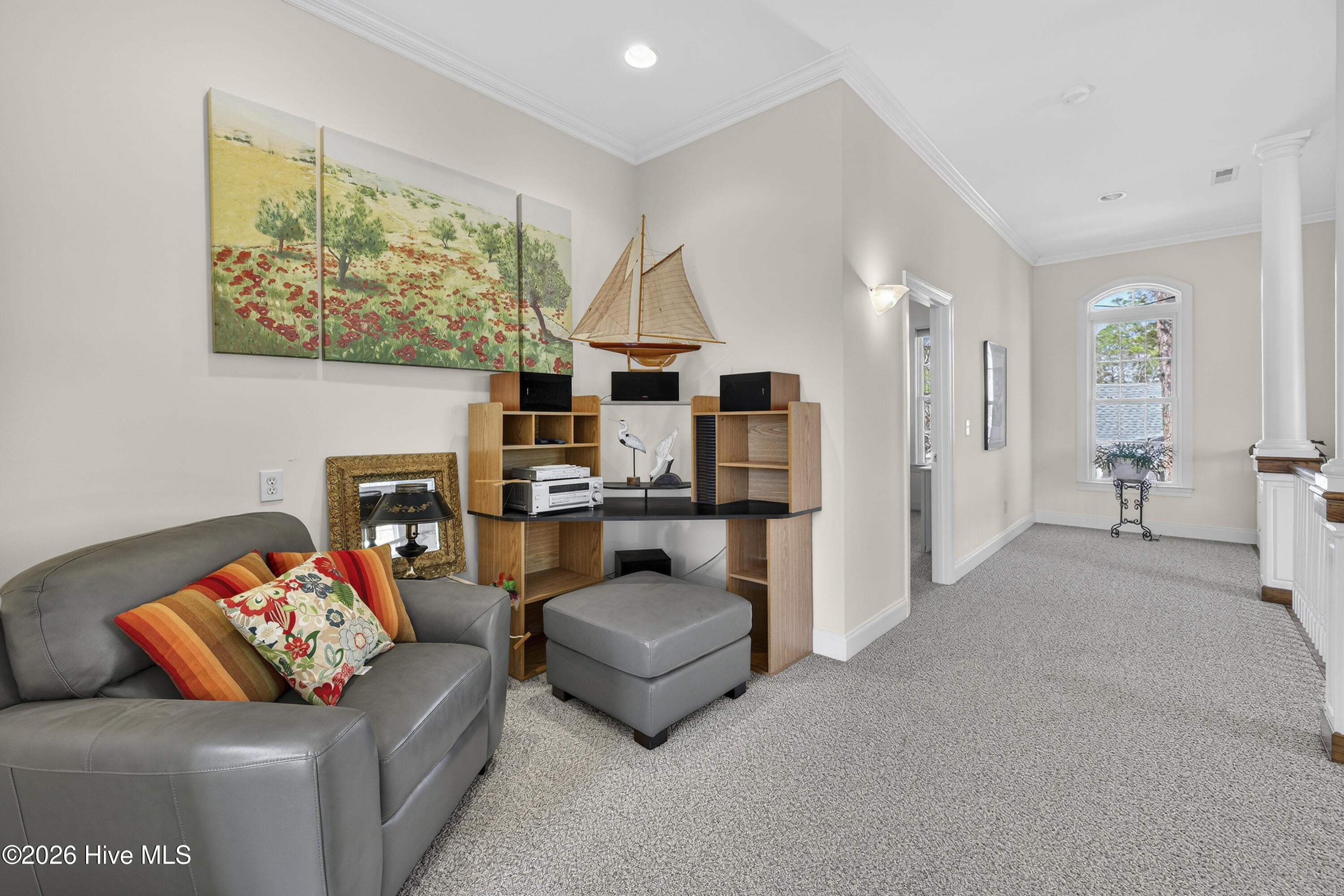 100561189 | Photo 59