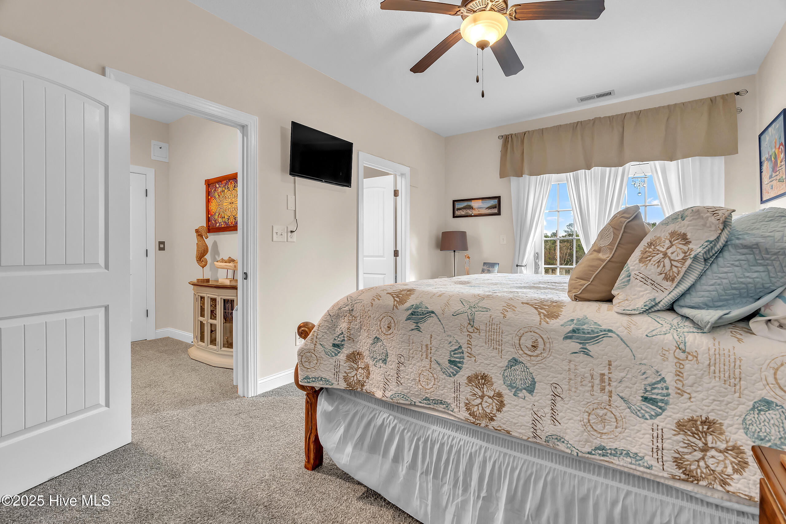 100546927 | Photo 43