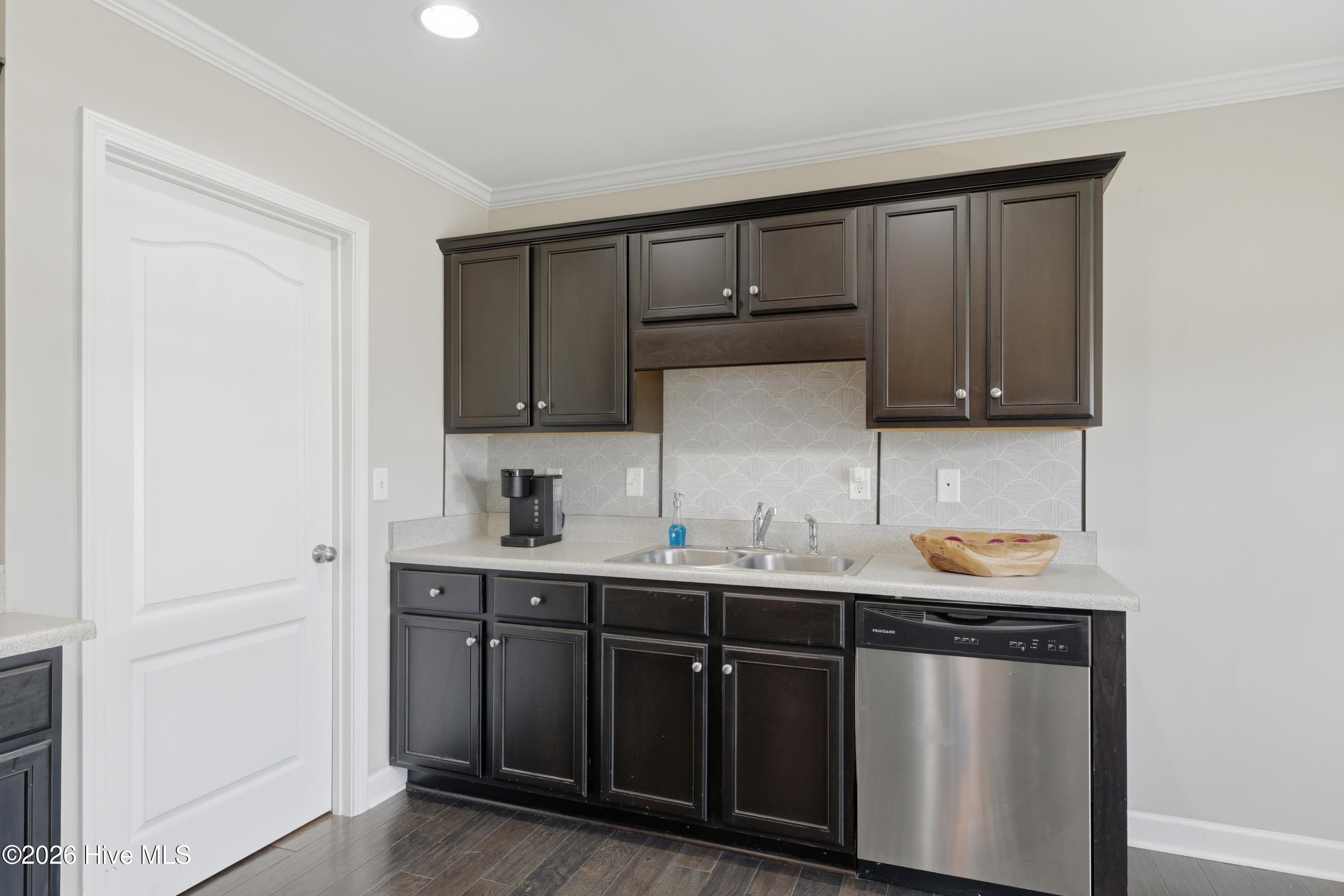 100568658 | Photo 16