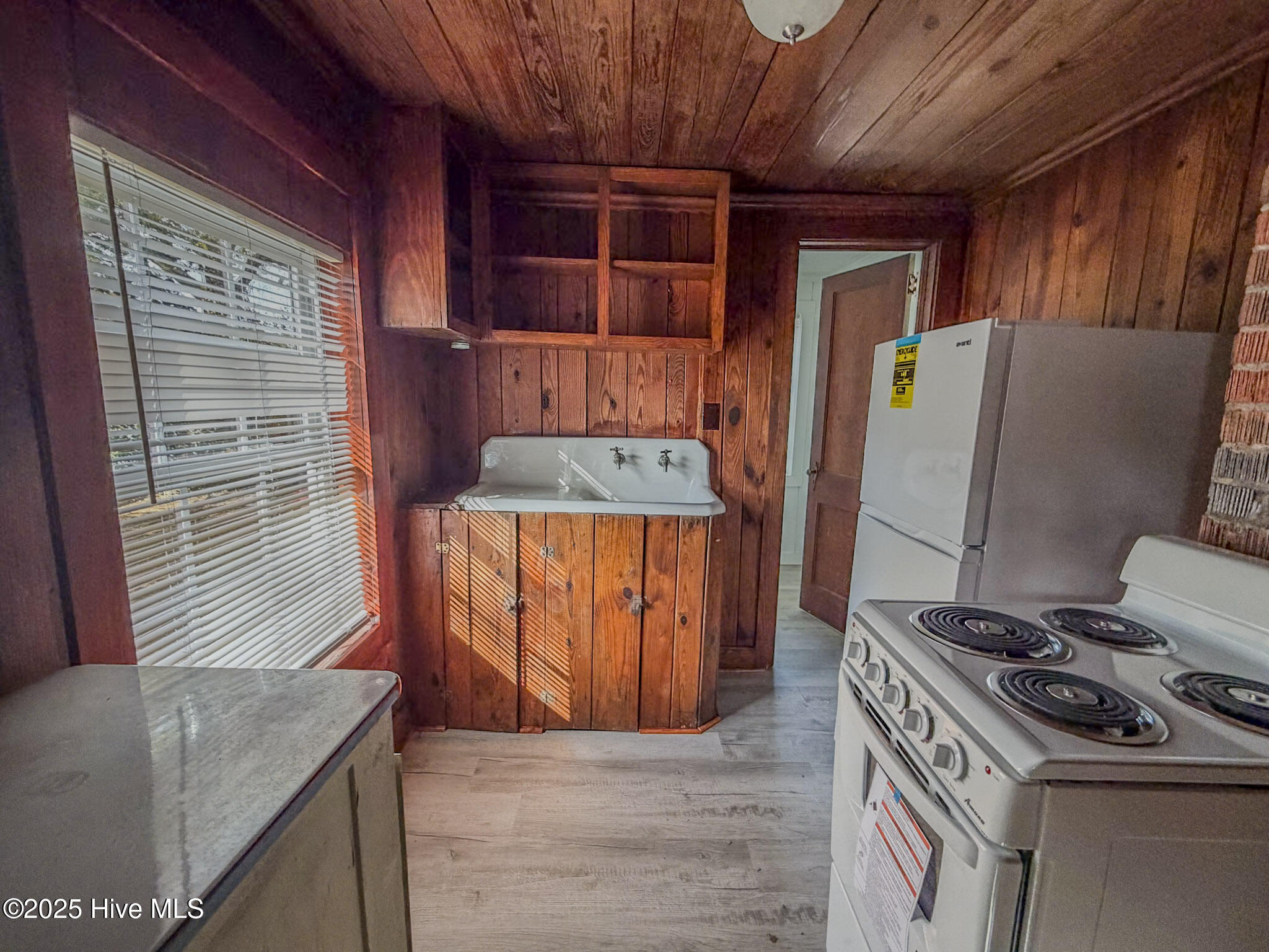 100542160 | Photo 27