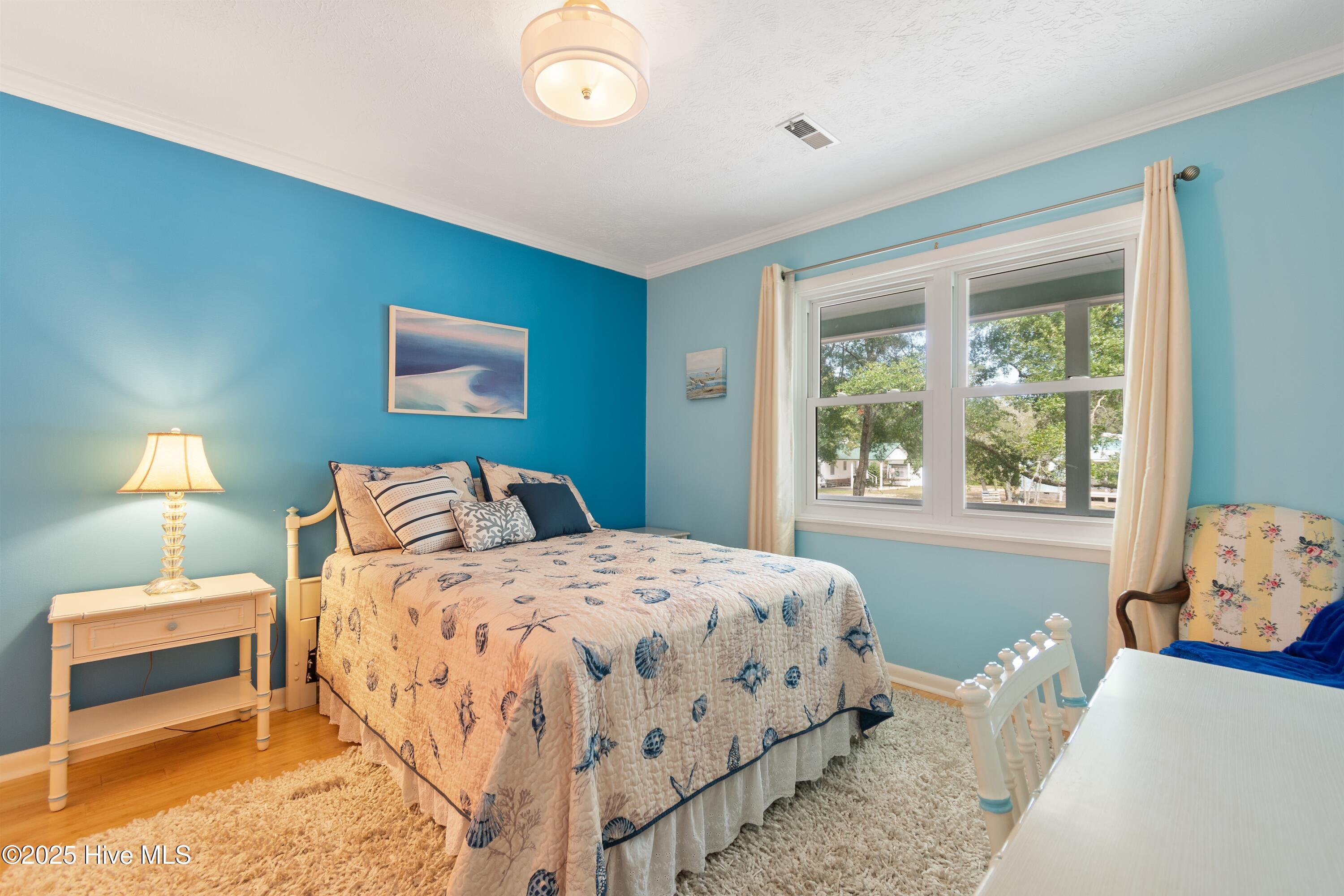 100535762 | Photo 53