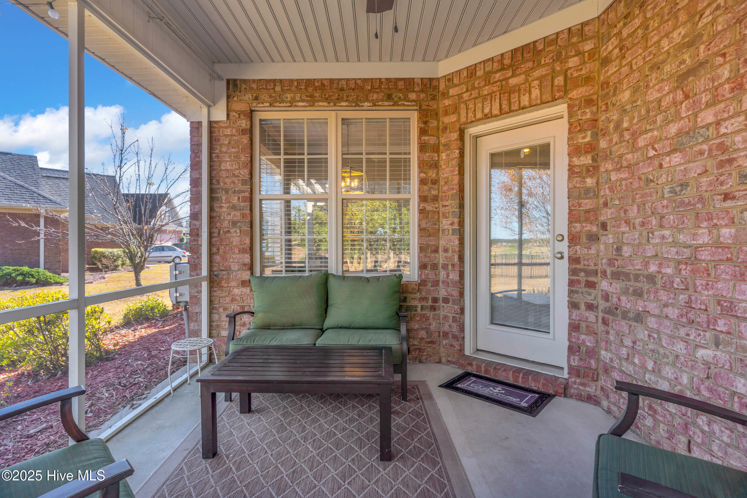 100543526 | Photo 30