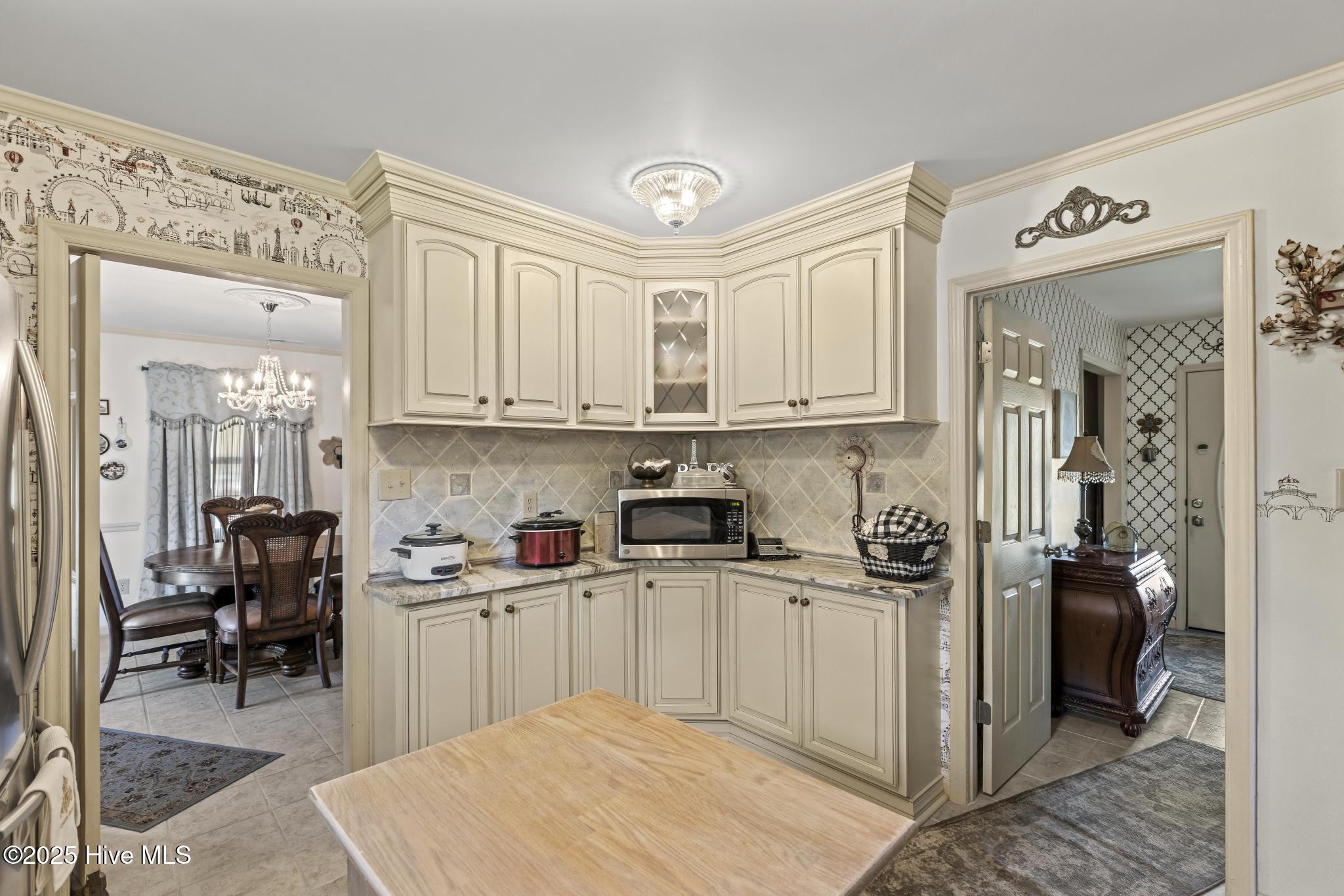 100537186 | Photo 17