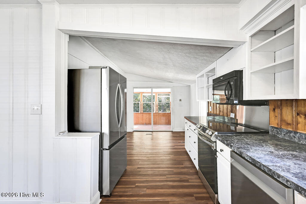 100553001 | Photo 15