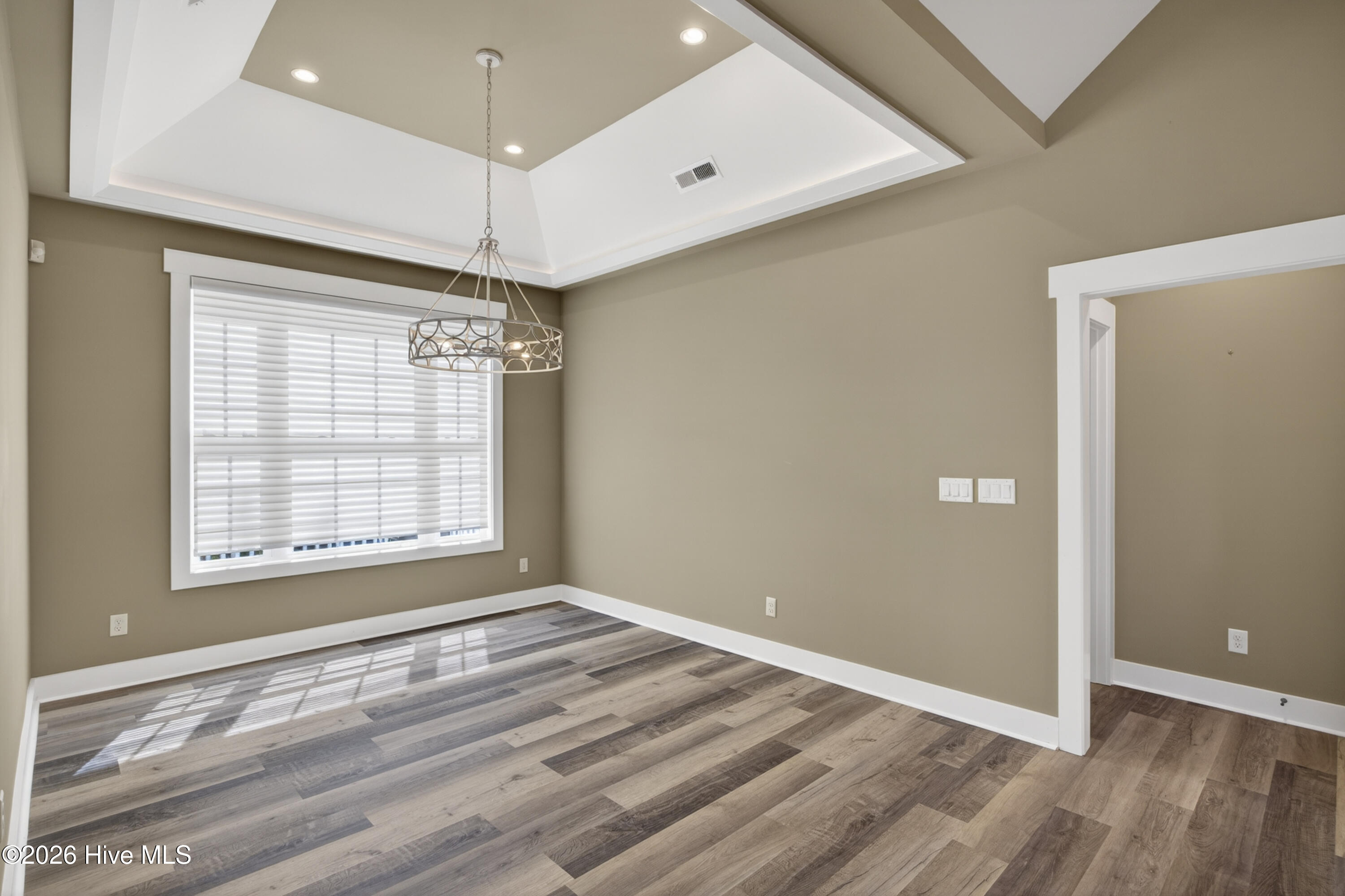 100569496 | Photo 22