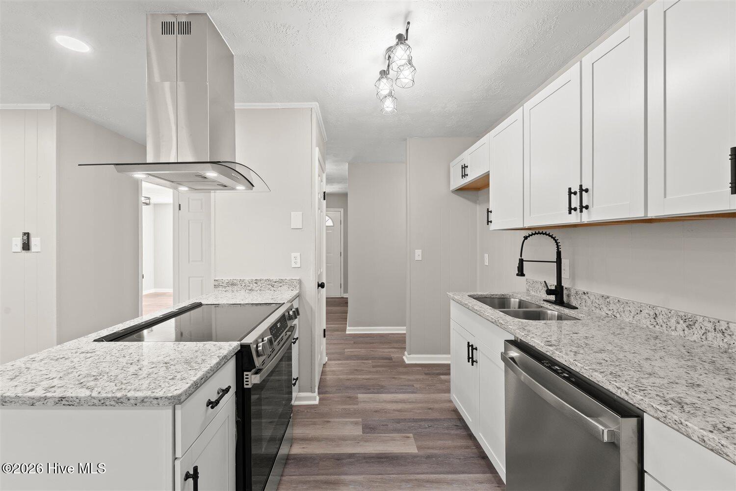 10-3605 Cameron Dr 10
