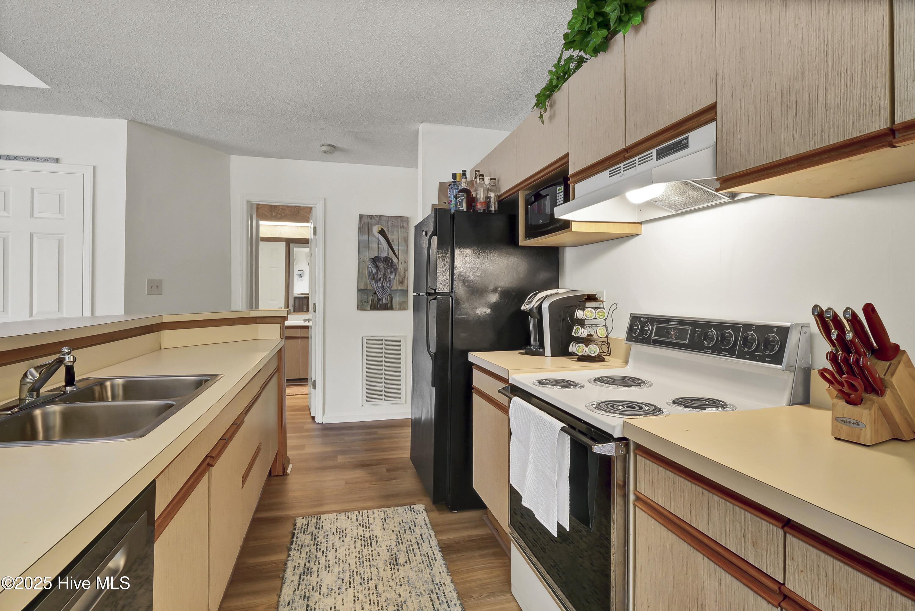 100508575 | Photo 11