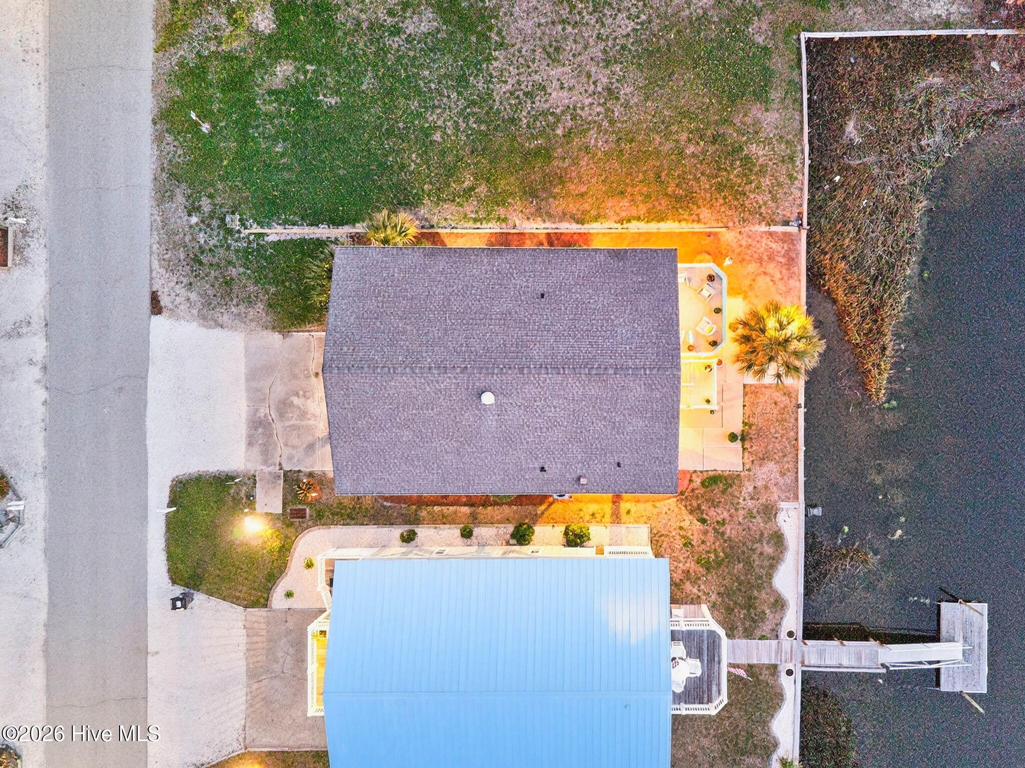 100560739 | Photo 20