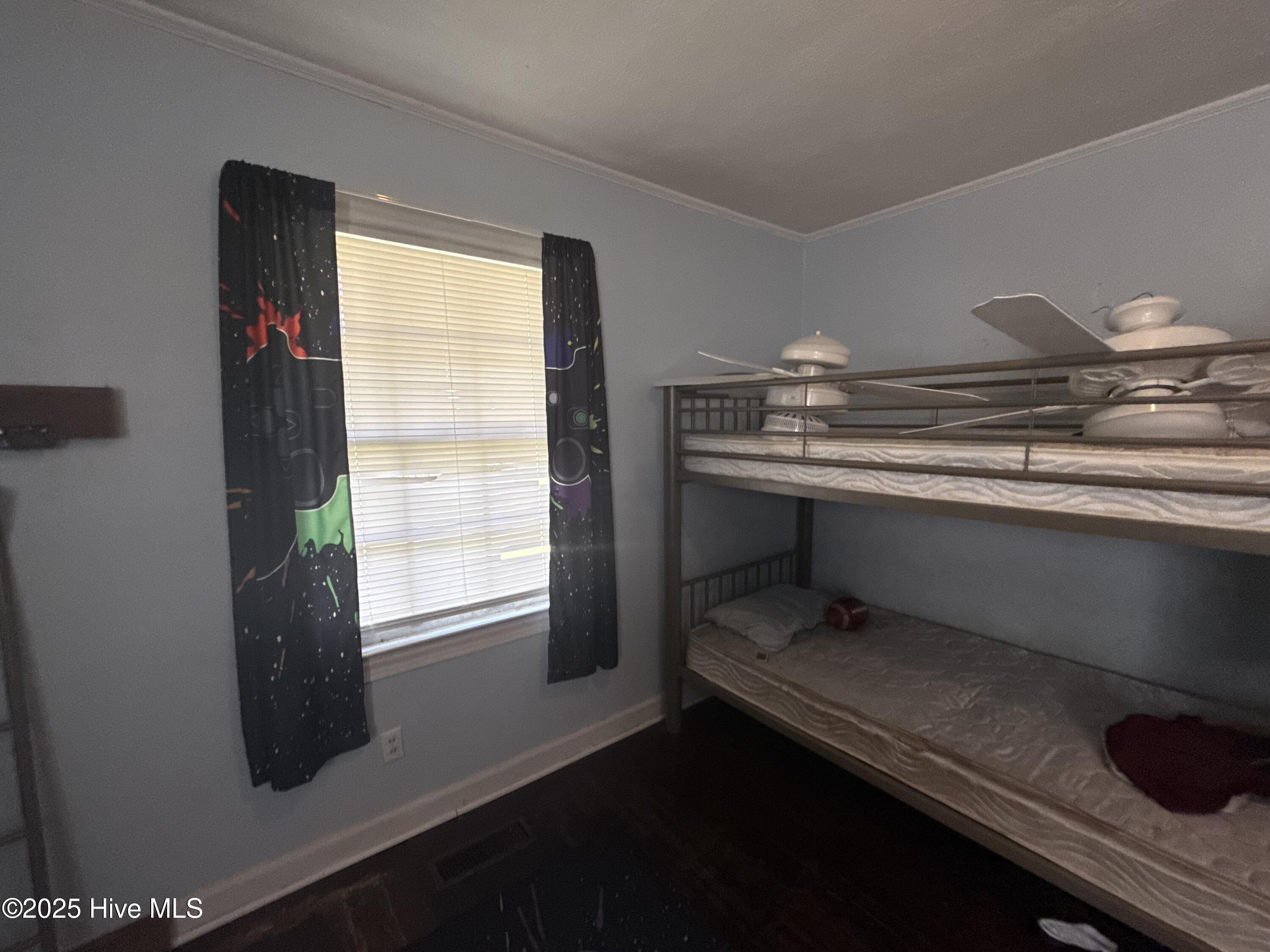 5_photo-1209-charles-drive