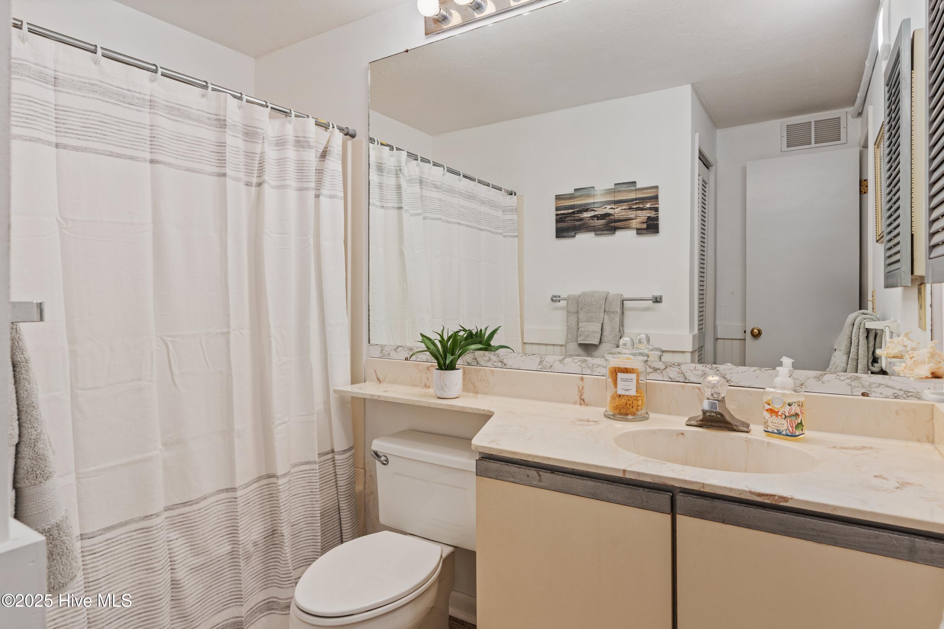 100532800 | Photo 38