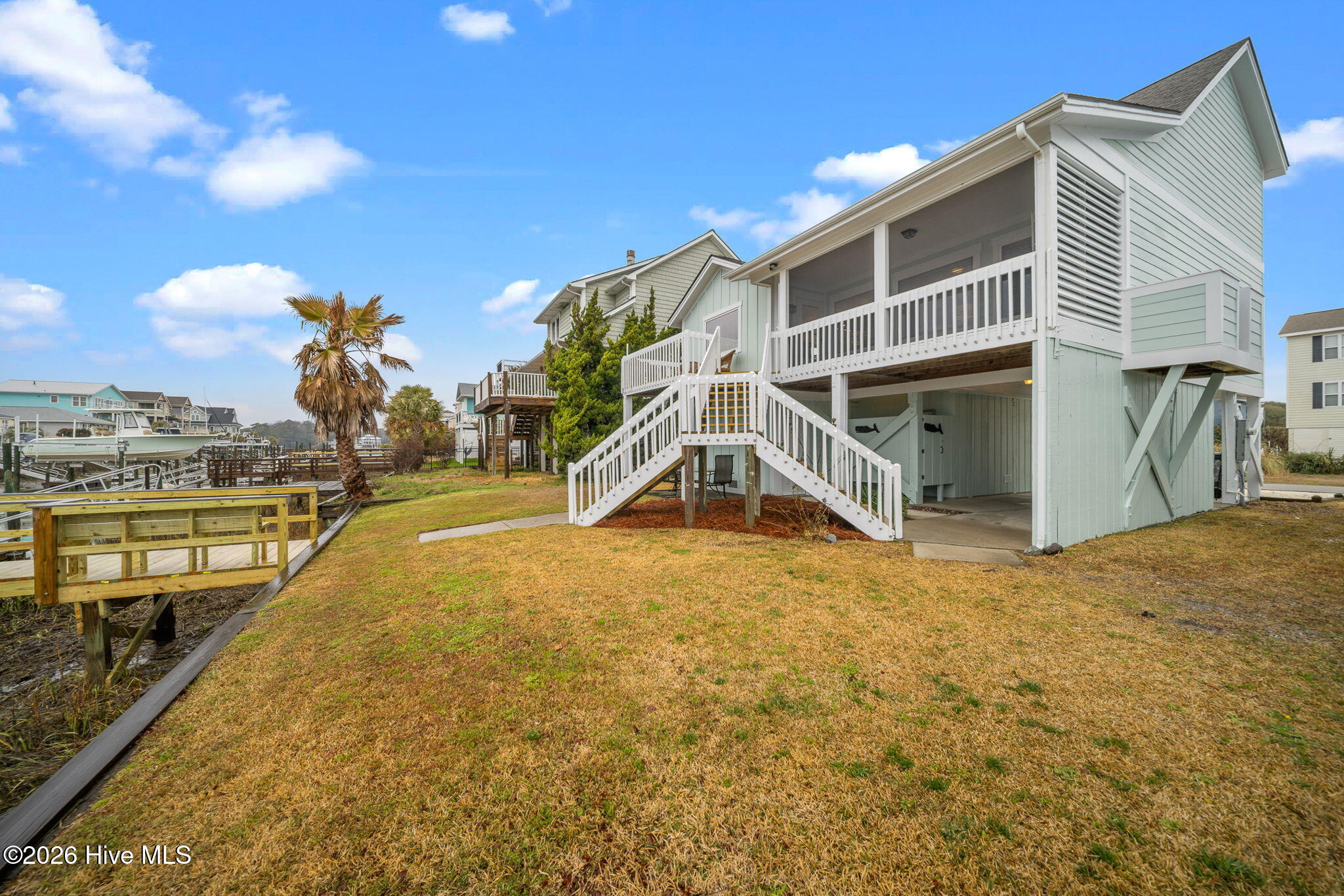 100557260 | Photo 47