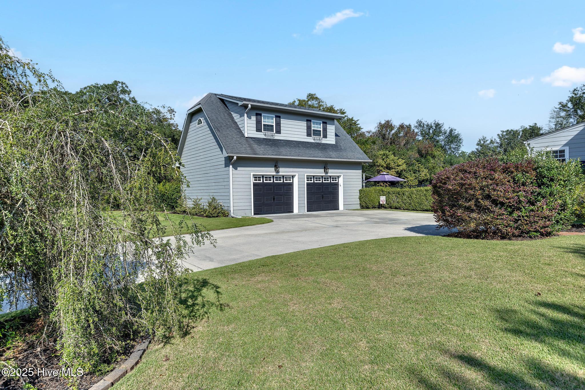 100527249 | Photo 81