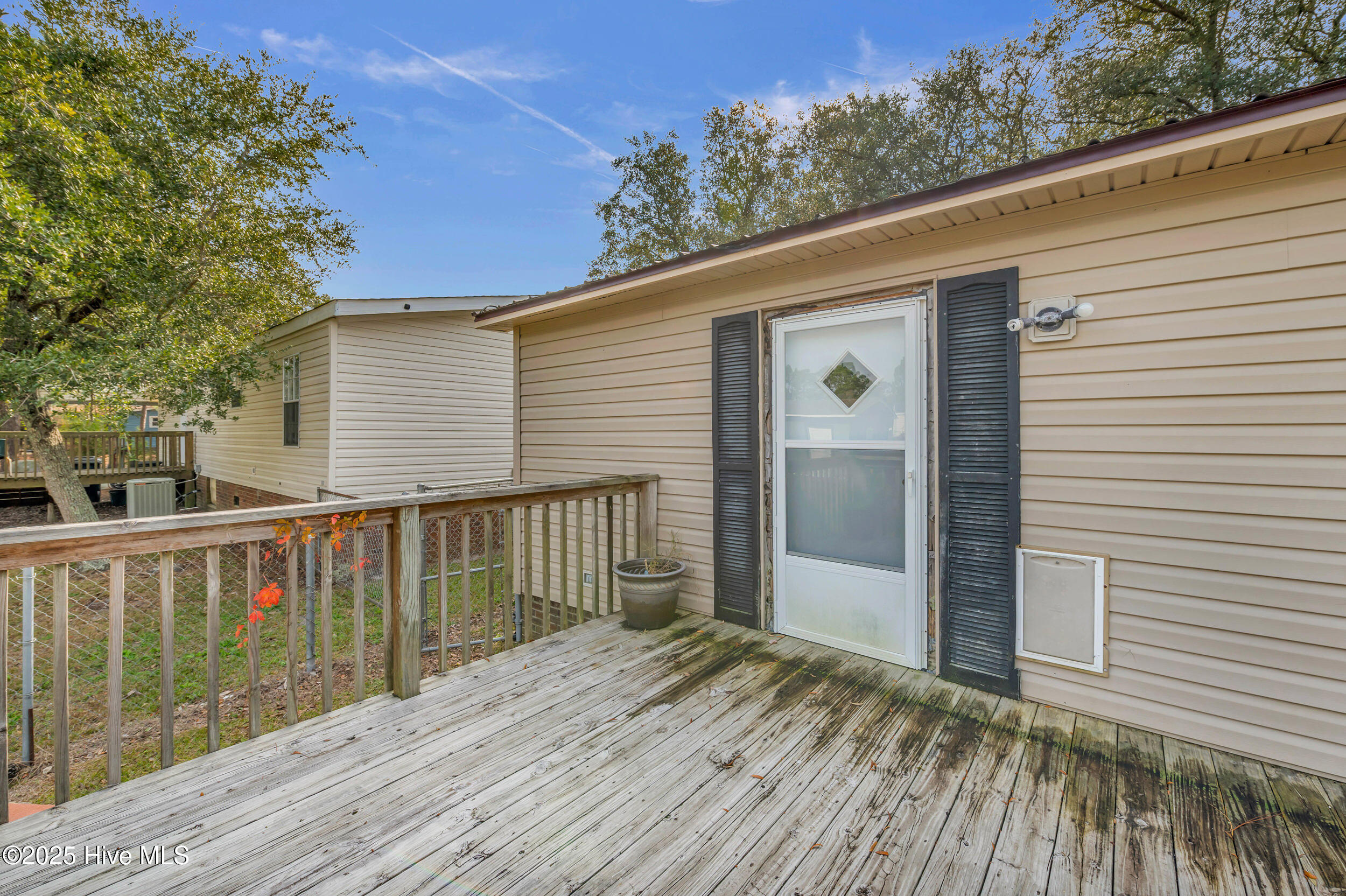 100543883 | Photo 29