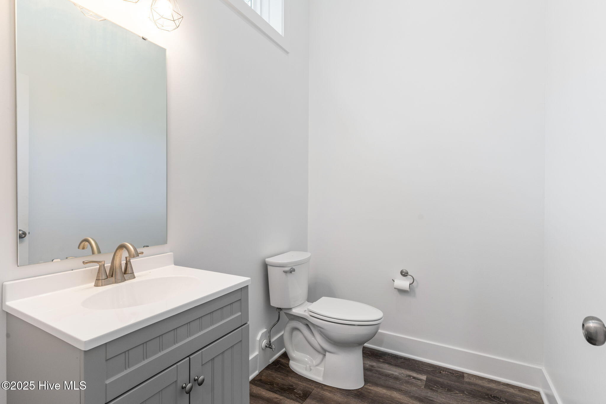 100527753 | Photo 74