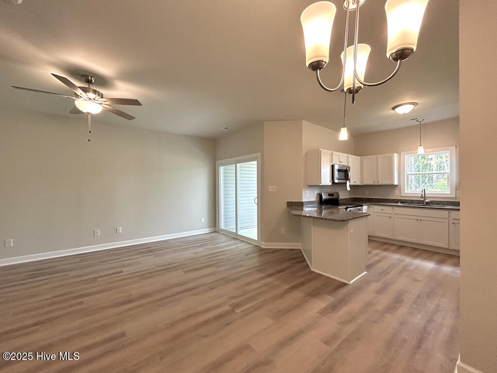 100540444 | Photo 12