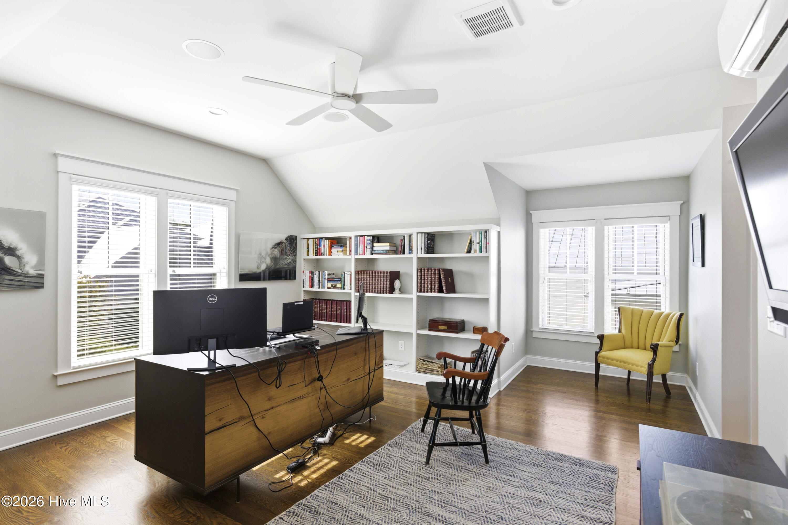 100562108 | Photo 39