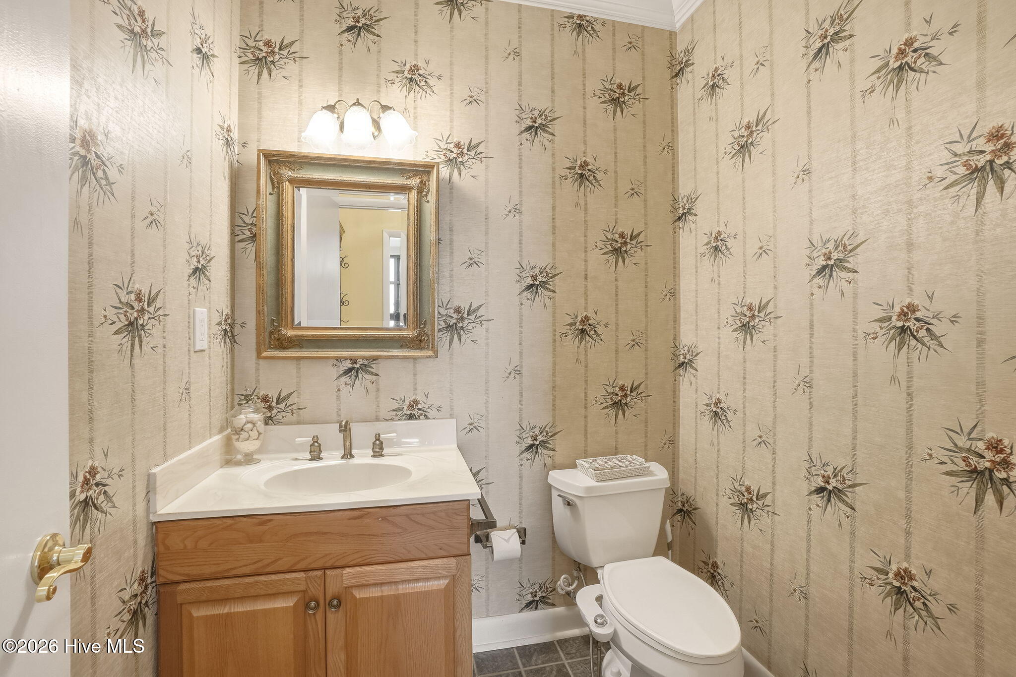 Powder room off the foyer