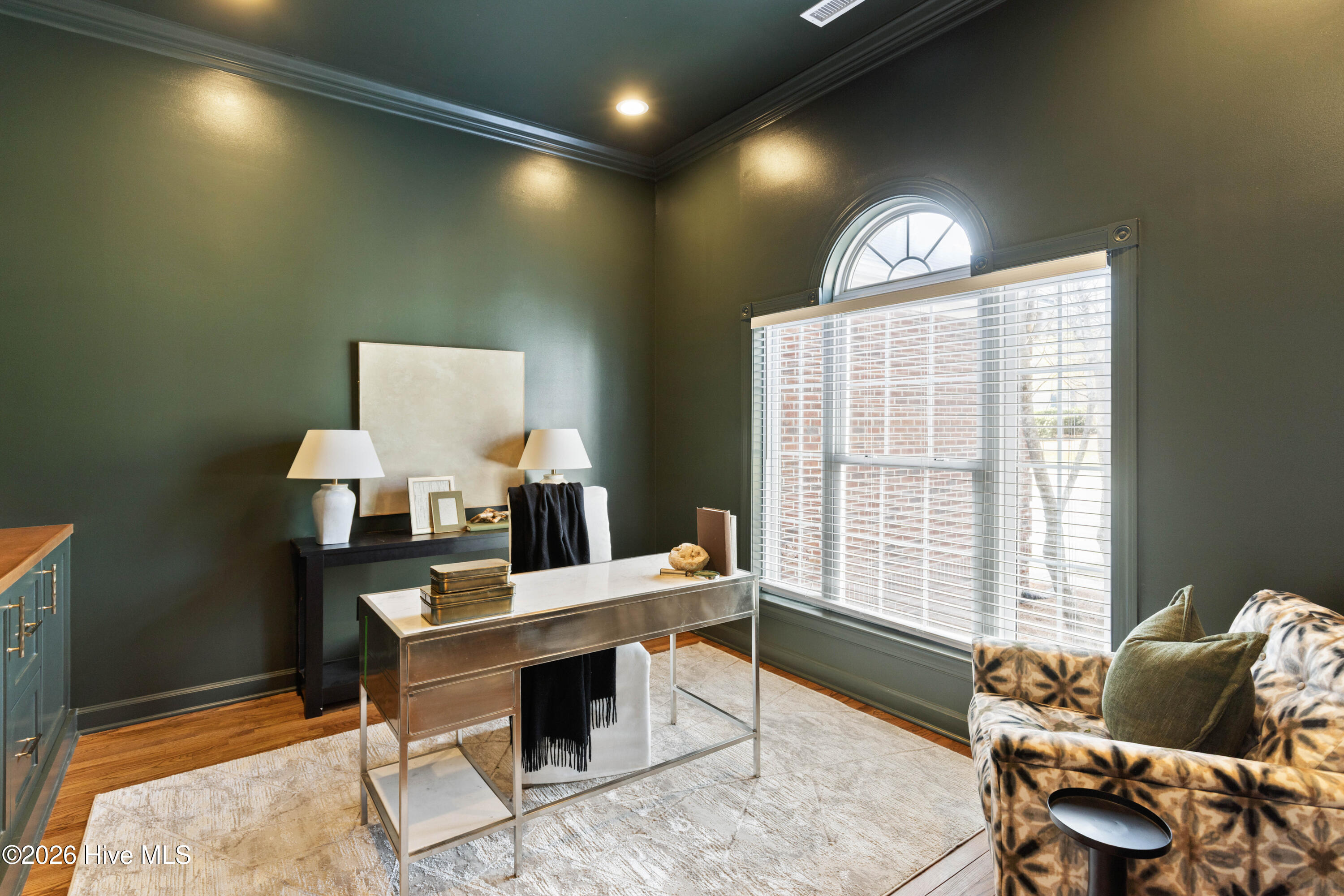 100560916 | Photo 33