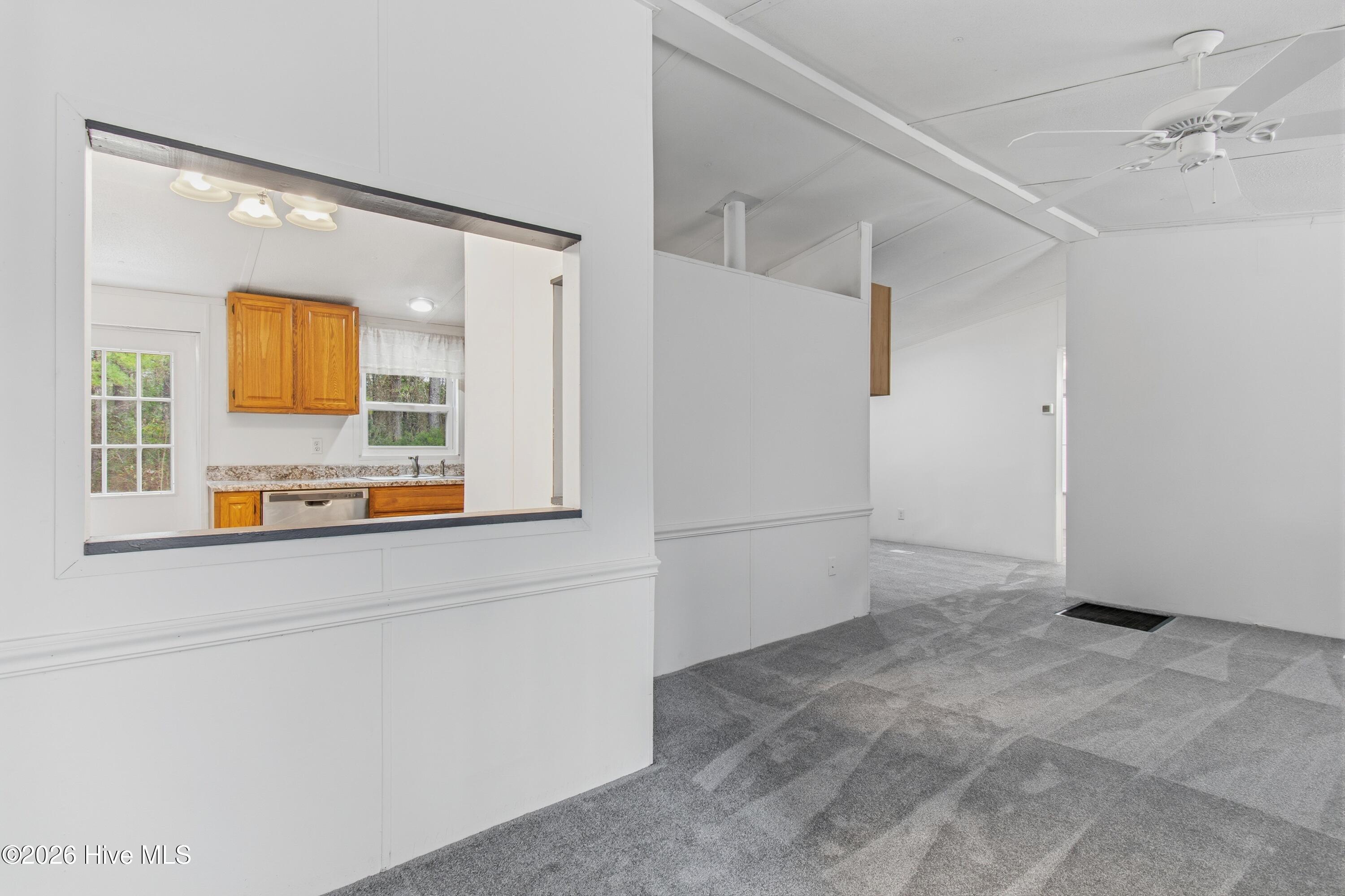 100553842 | Photo 16