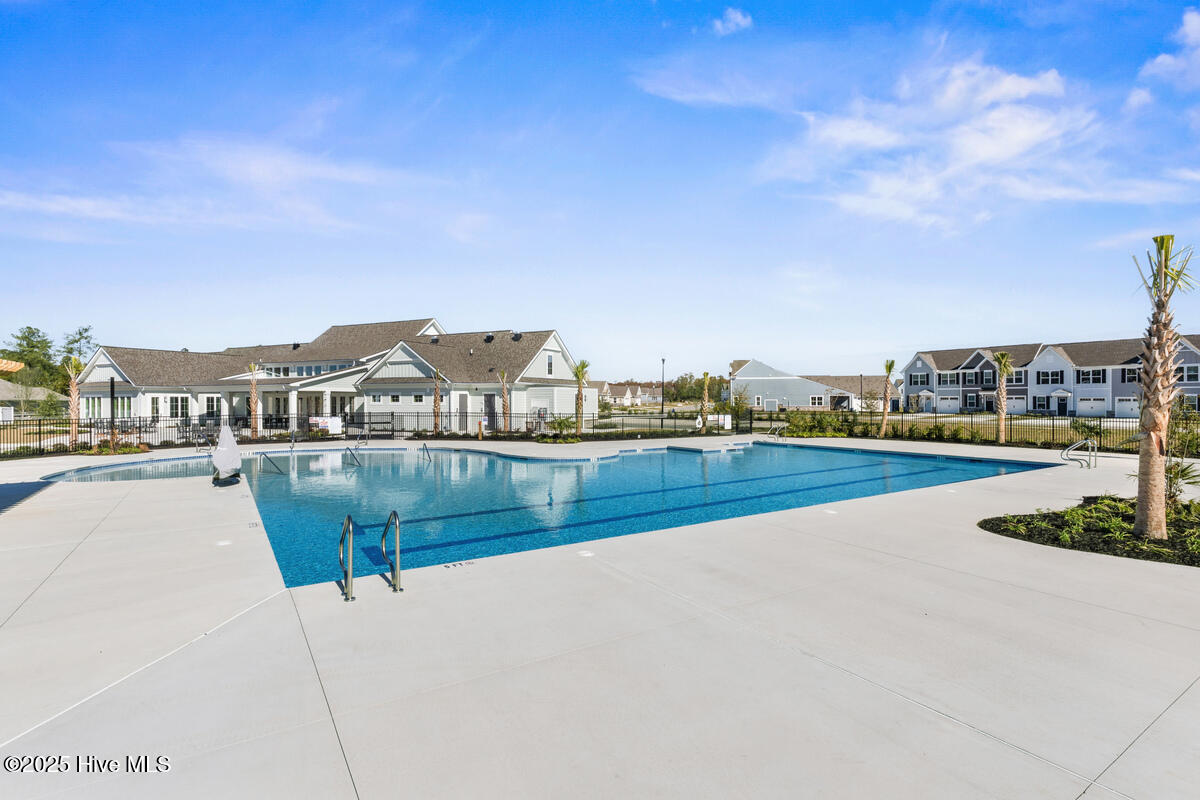 100523920 | Photo 14