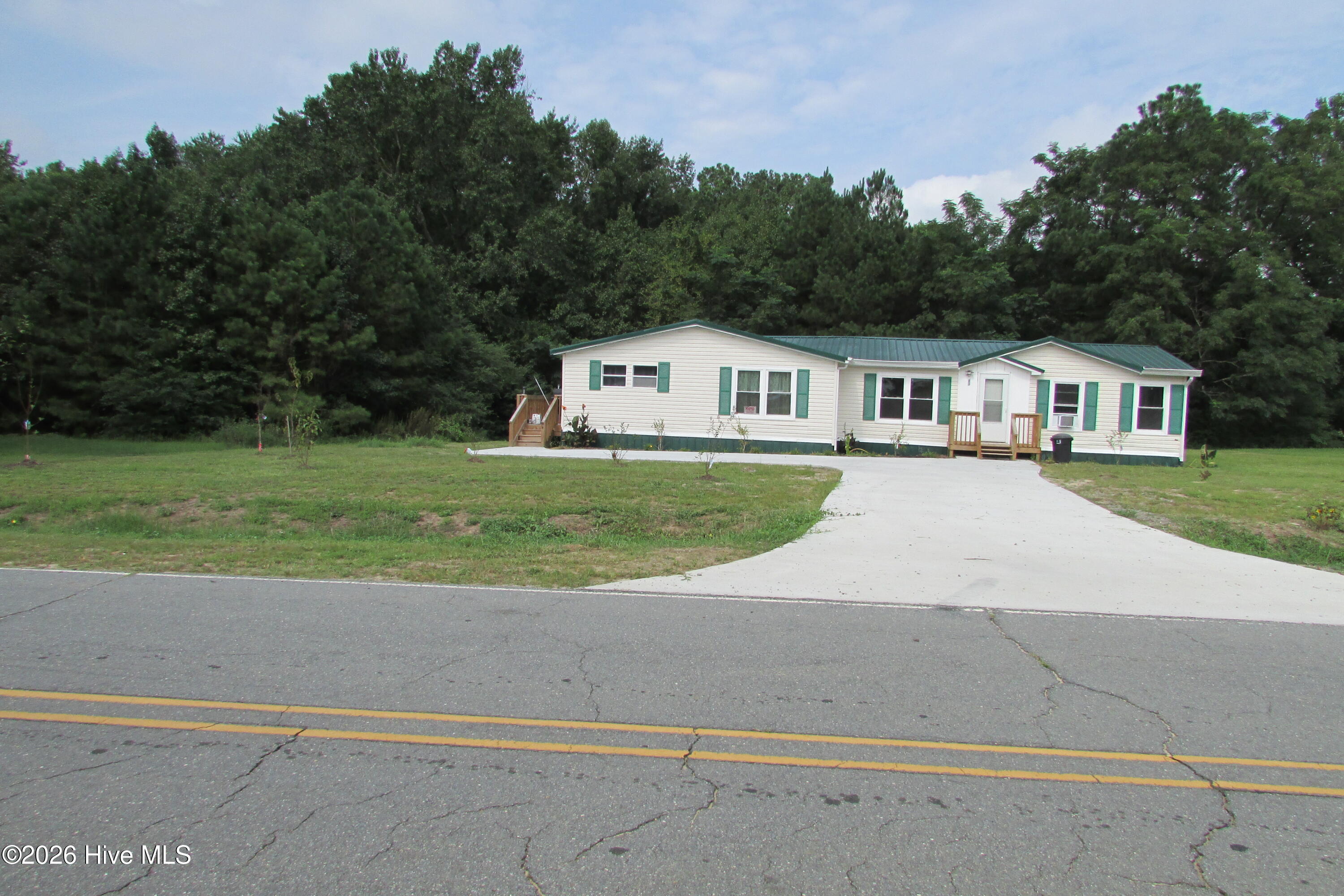 2nd image of 913 Isaac Rd, Clinton, NC 28328 | MLS# 100598026
