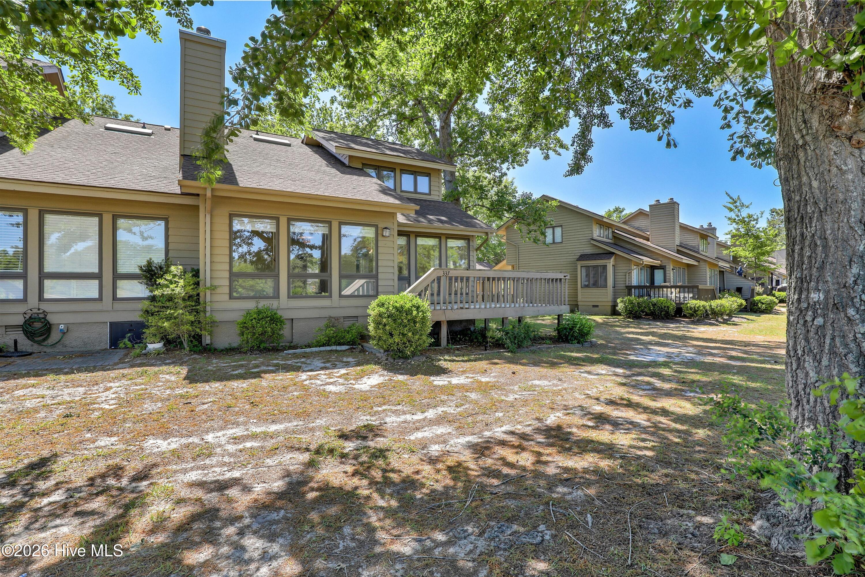 100570690 | Photo 24