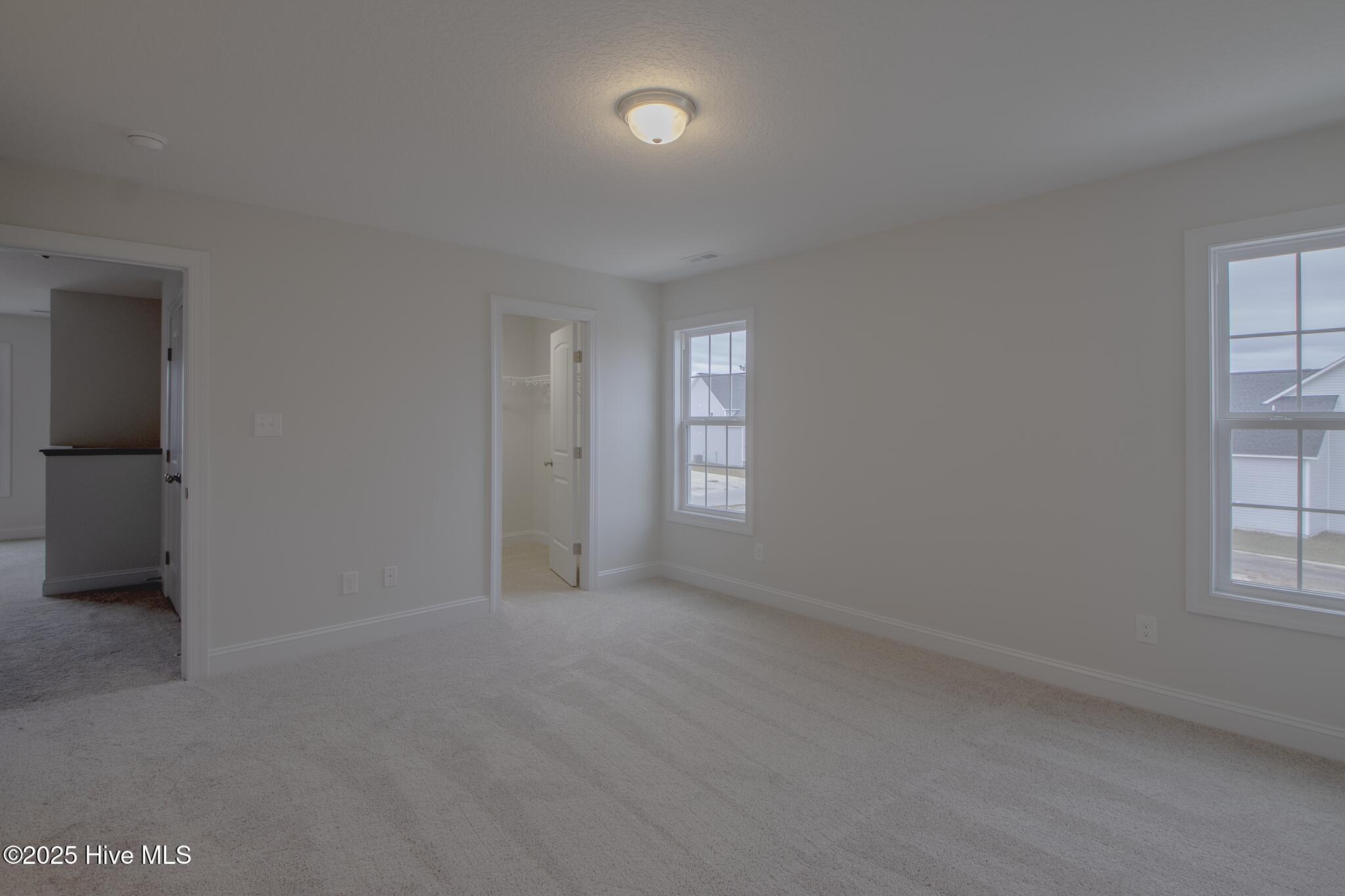 100493644 | Photo 36