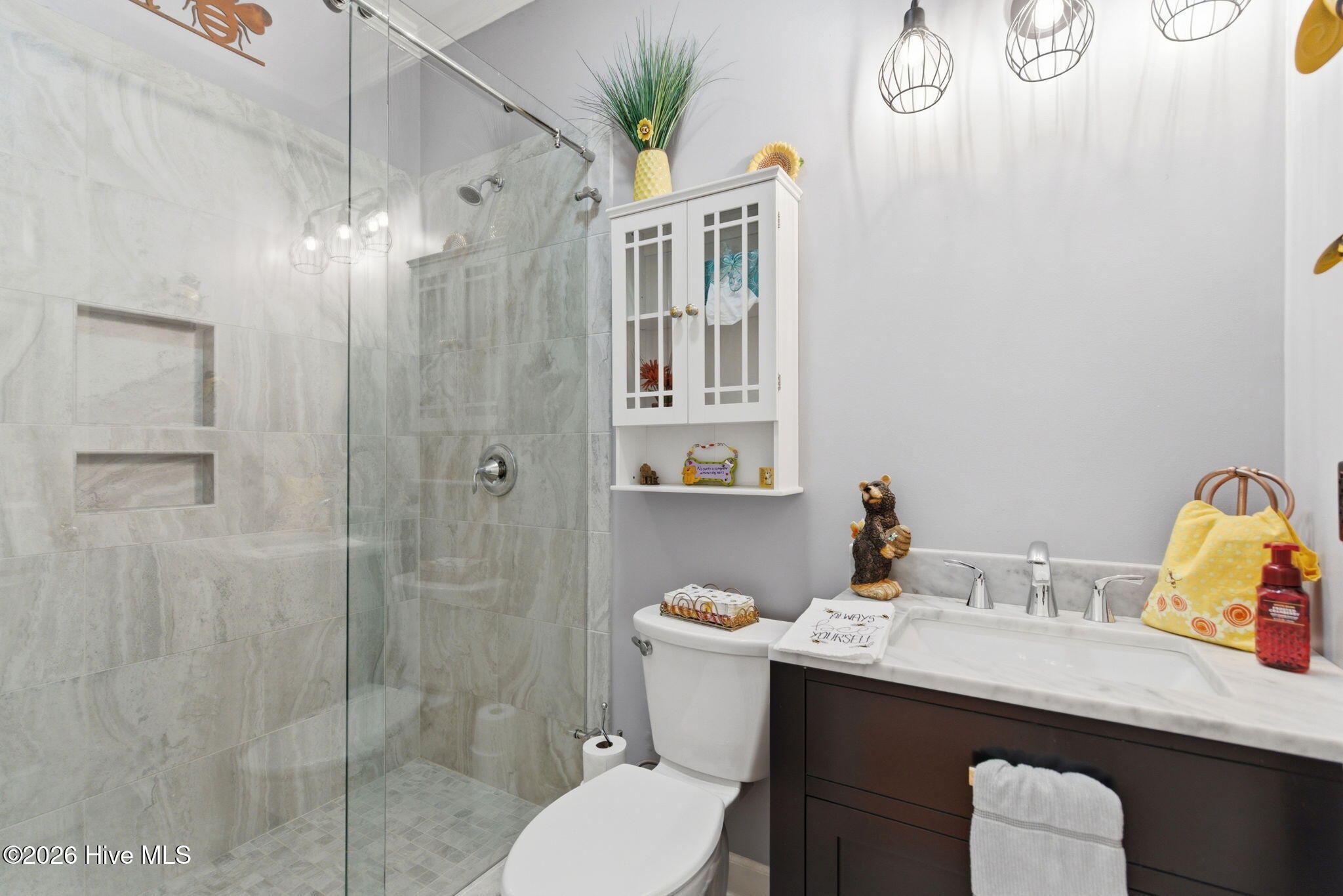 100570615 | Photo 32