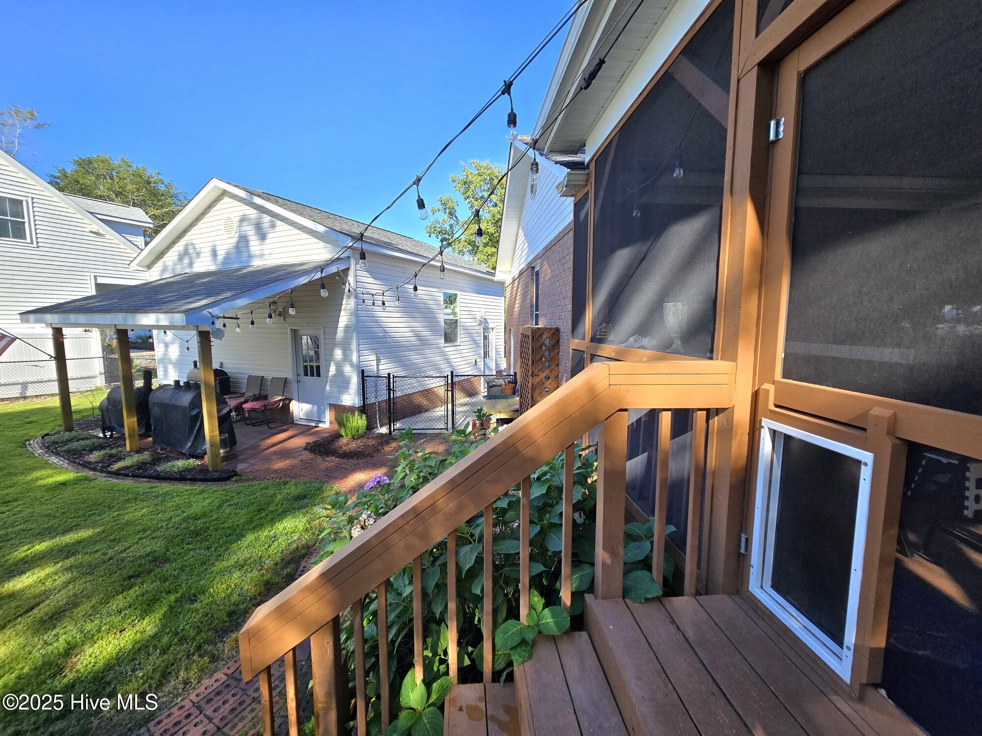 100531854 | Photo 26