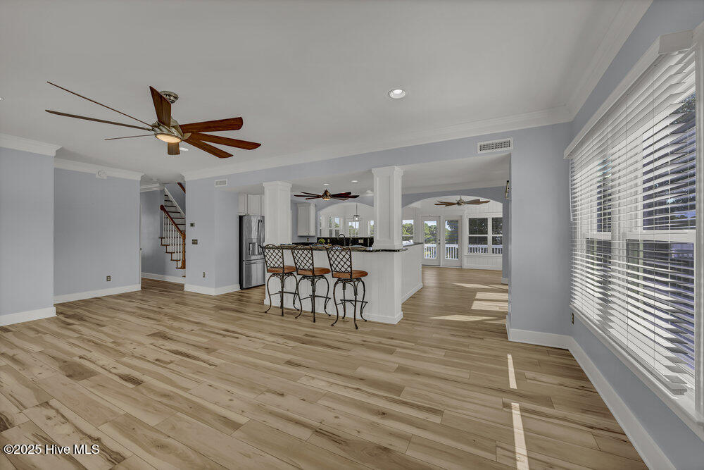 100531490 | Photo 35