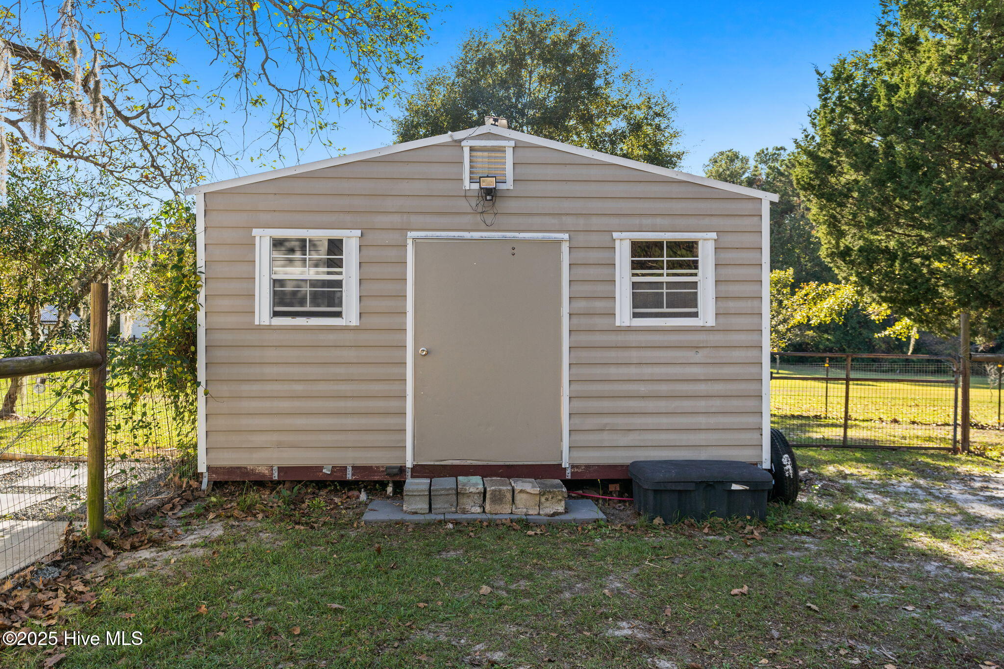 100538220 | Photo 39