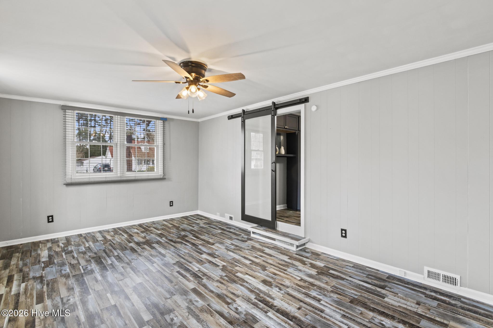 100558586 | Photo 27