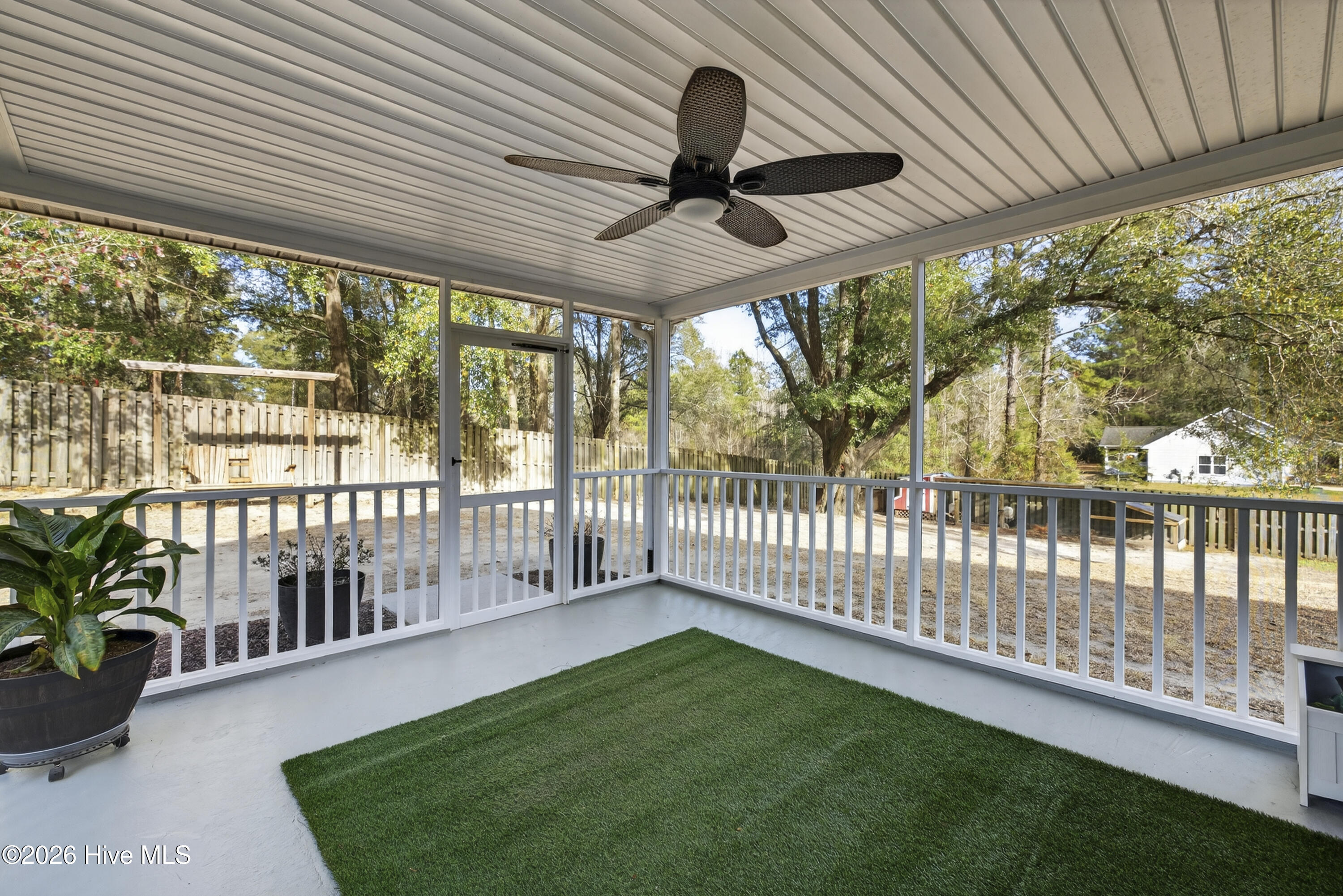 100549081 | Photo 32