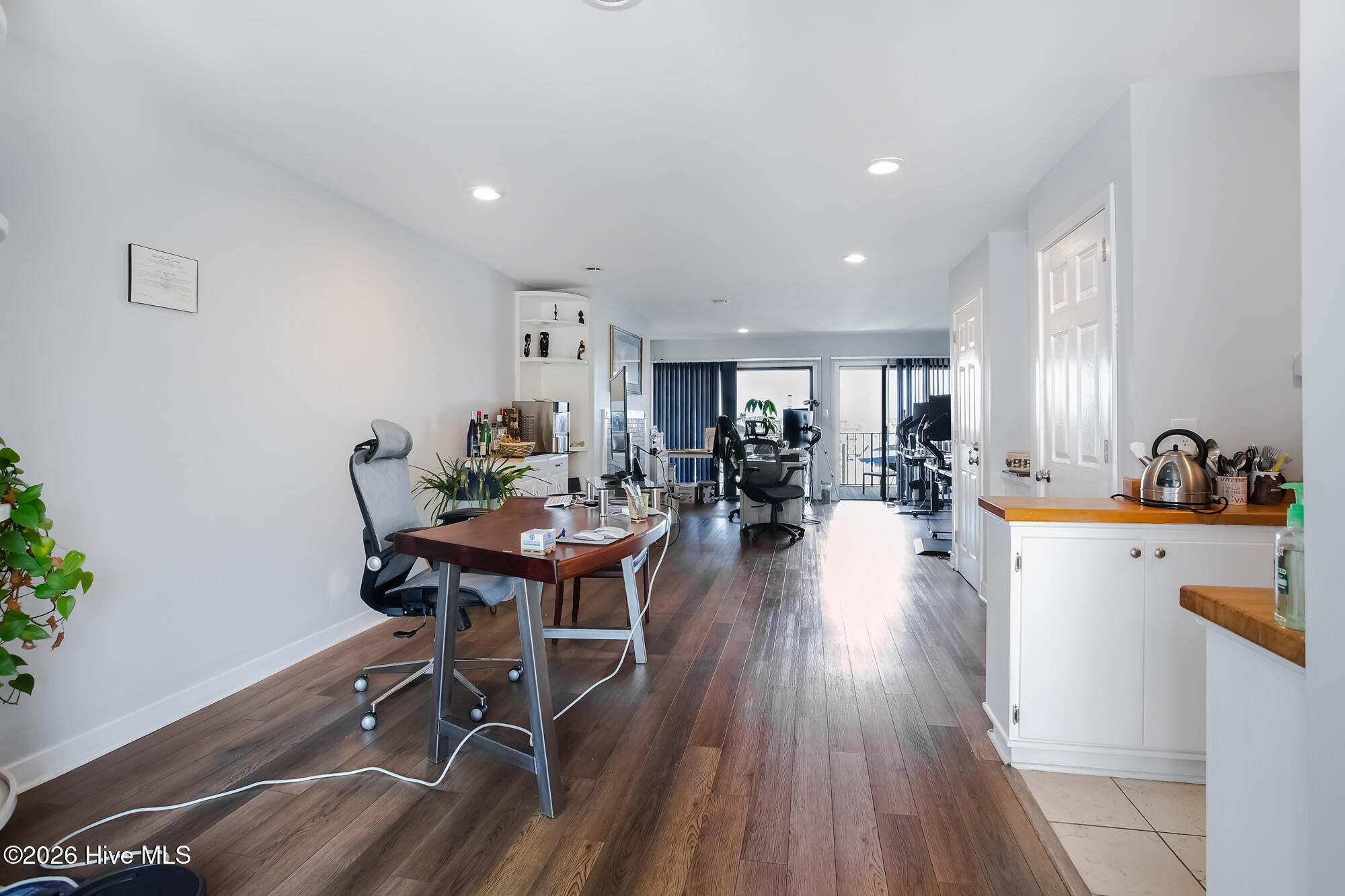 100565973 | Photo 17