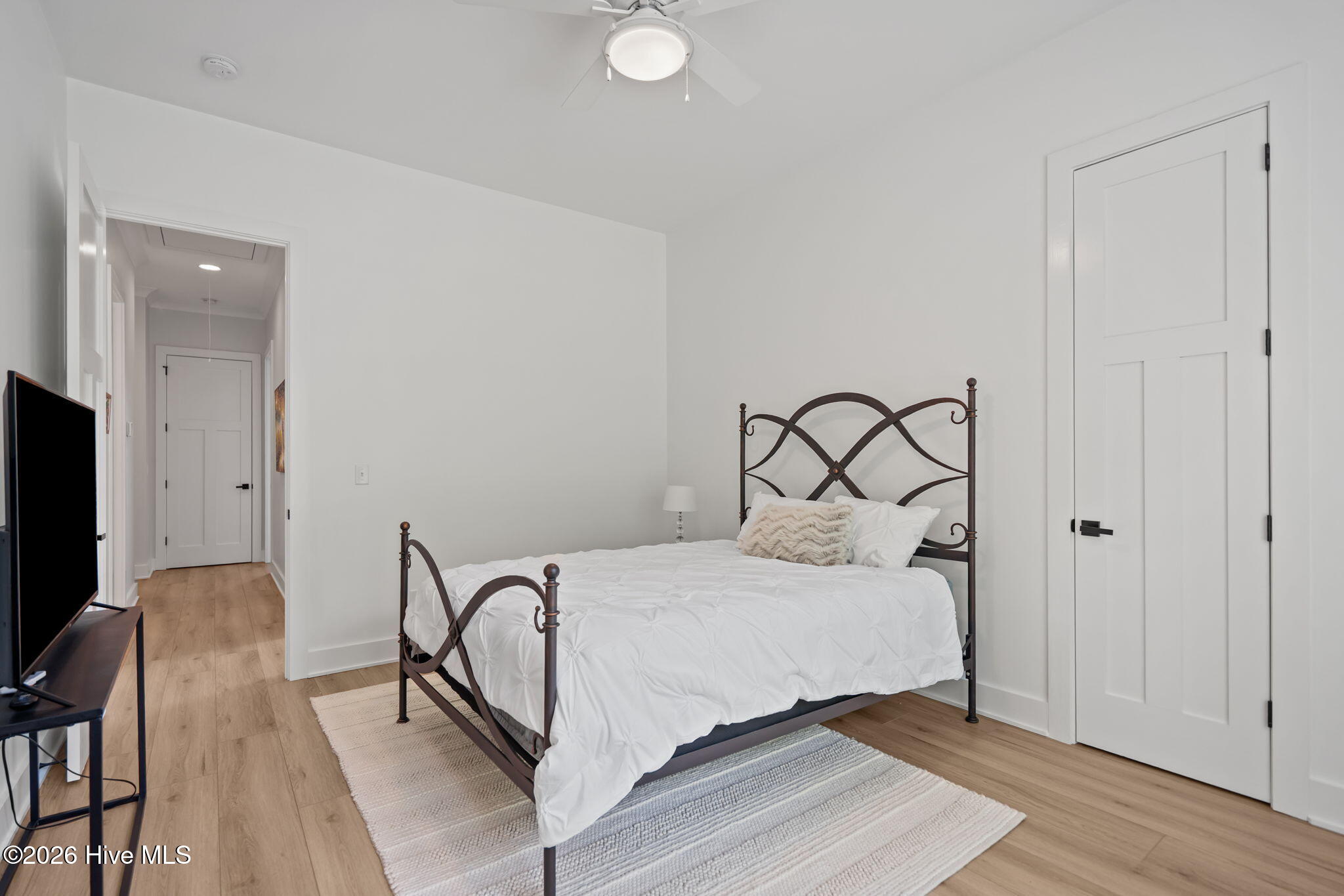 100566934 | Photo 47