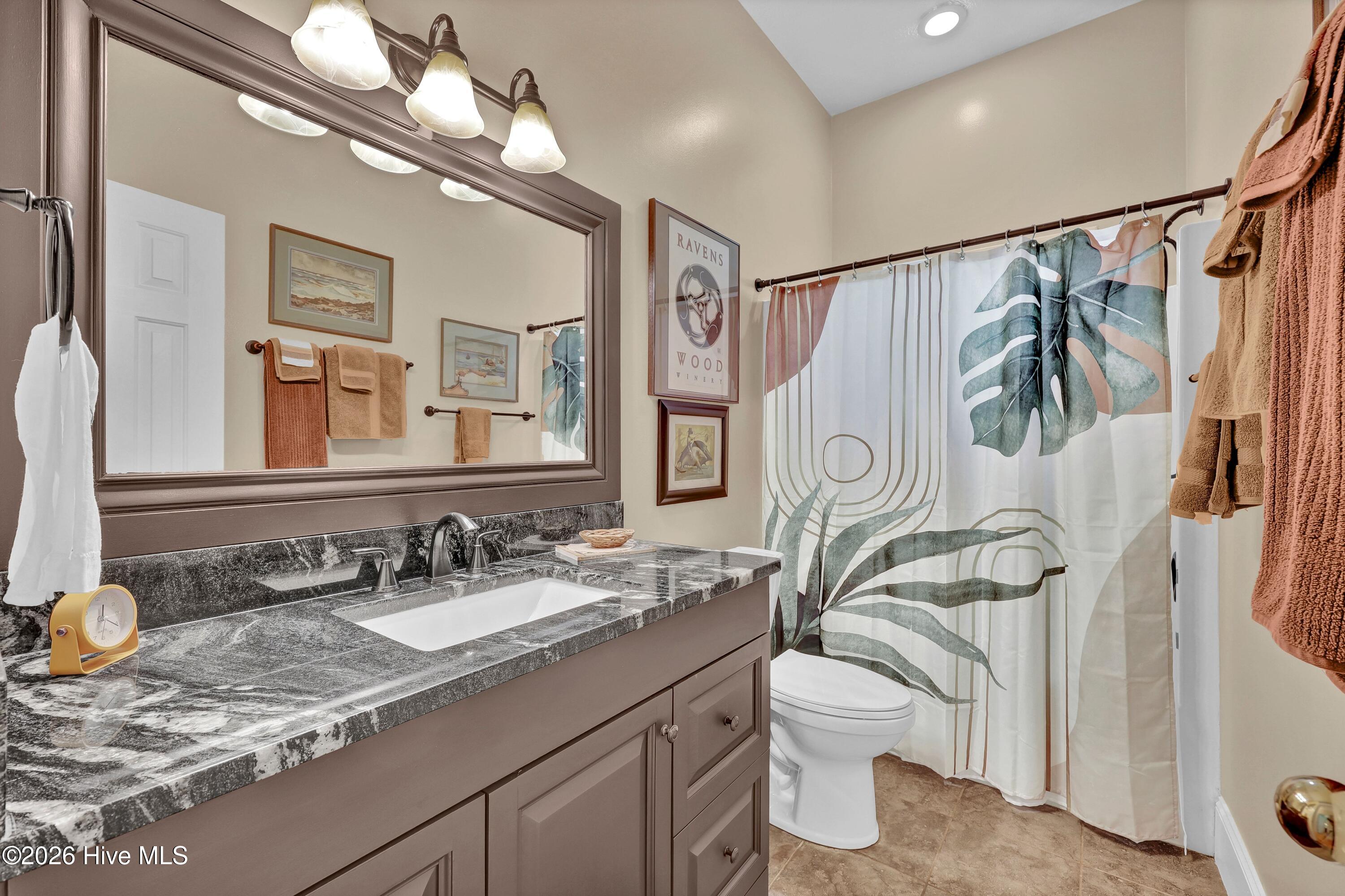 100564769 | Photo 20