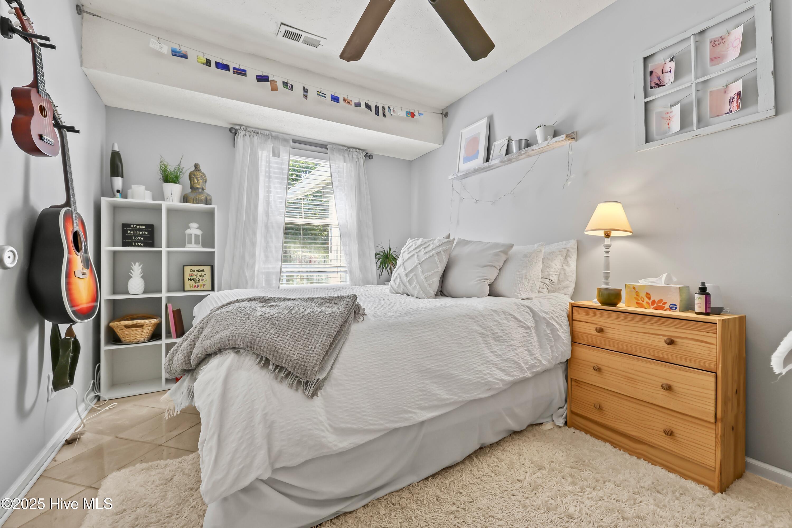 100519287 | Photo 19