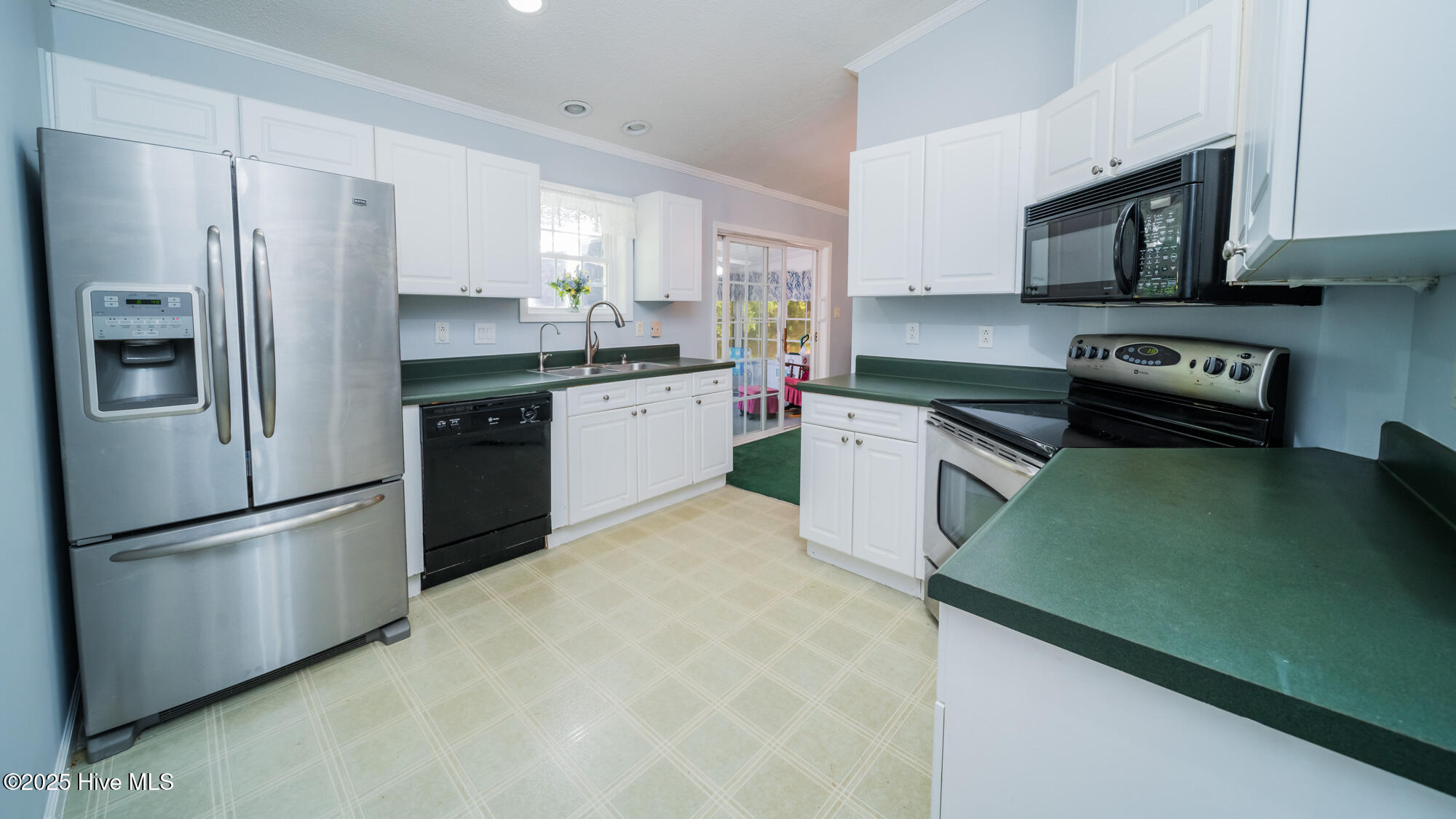 100530895 | Photo 13